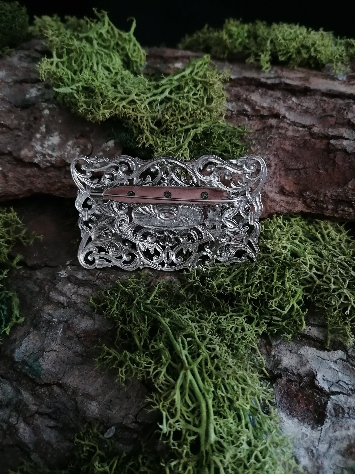 Silberne Brosche mit Pfirsich Mondstein, Schalnadel im Art Nouveau Stil, Fantasy Accessoire, Renaissance Faire