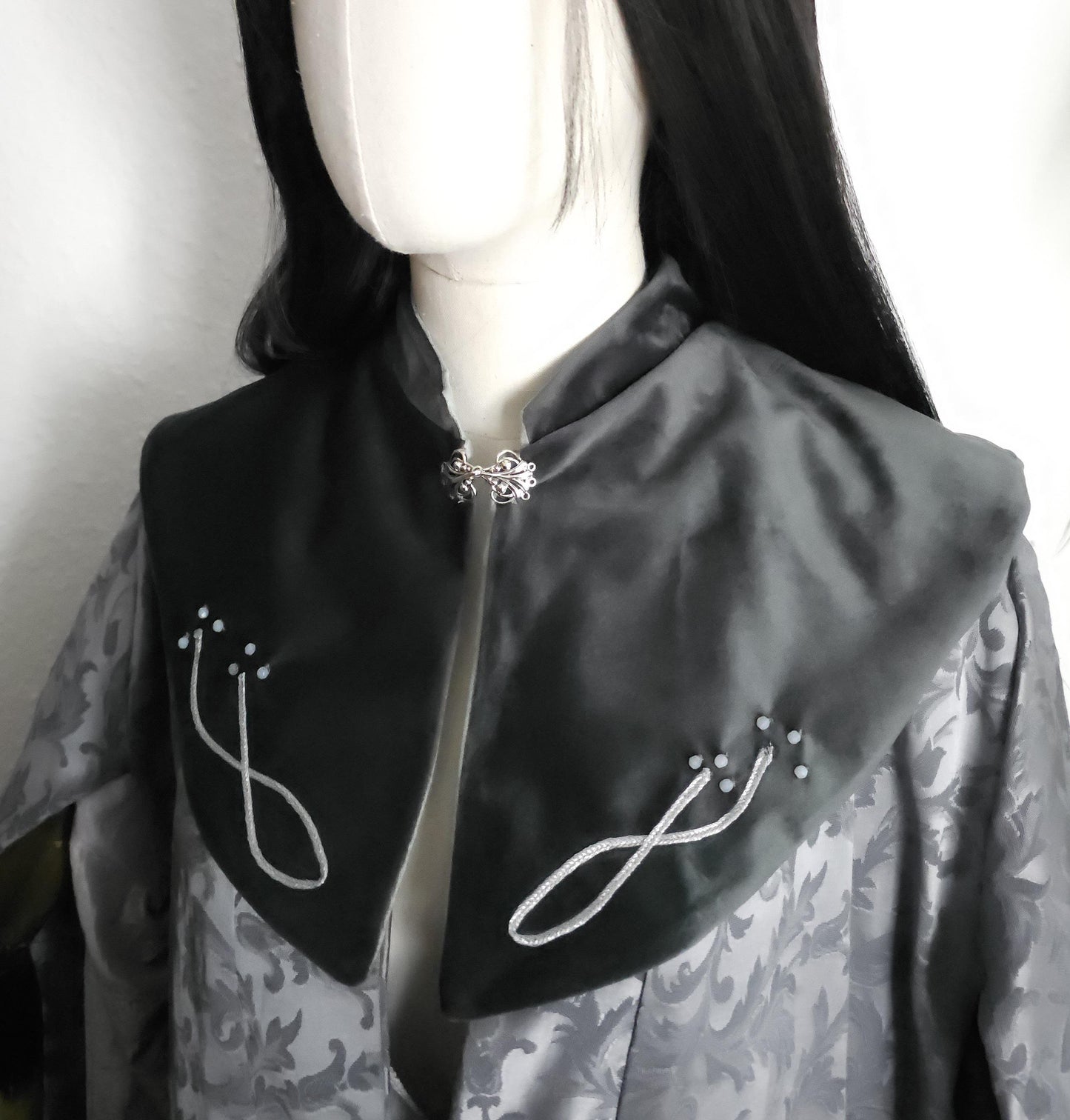 Nackenwärmer "Noarellé", Elbische Gugel, Salbeigrün, Silber, Fantasy Accessoire, Mittelalter Schal, Hexen Capelet