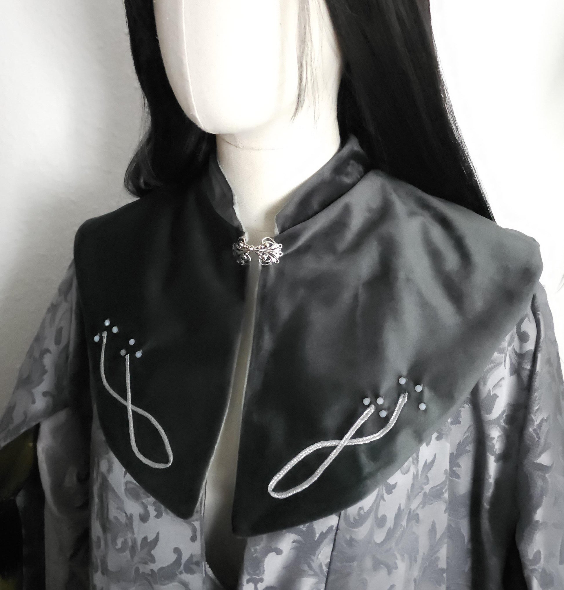 Nackenwärmer "Noarellé", Elbische Gugel, Salbeigrün, Silber, Fantasy Accessoire, Mittelalter Schal, Hexen Capelet