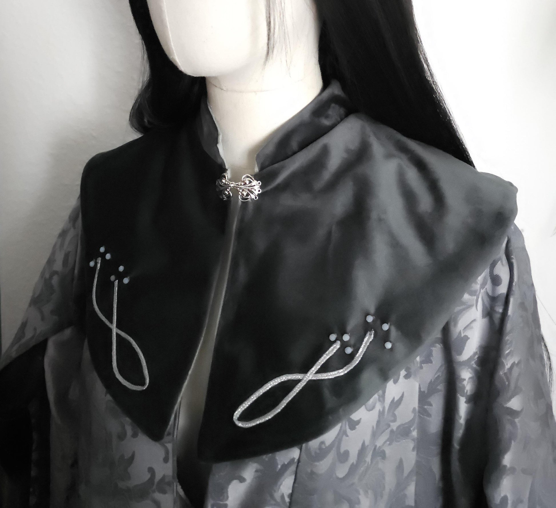 Nackenwärmer "Noarellé", Elbische Gugel, Salbeigrün, Silber, Fantasy Accessoire, Mittelalter Schal, Hexen Capelet