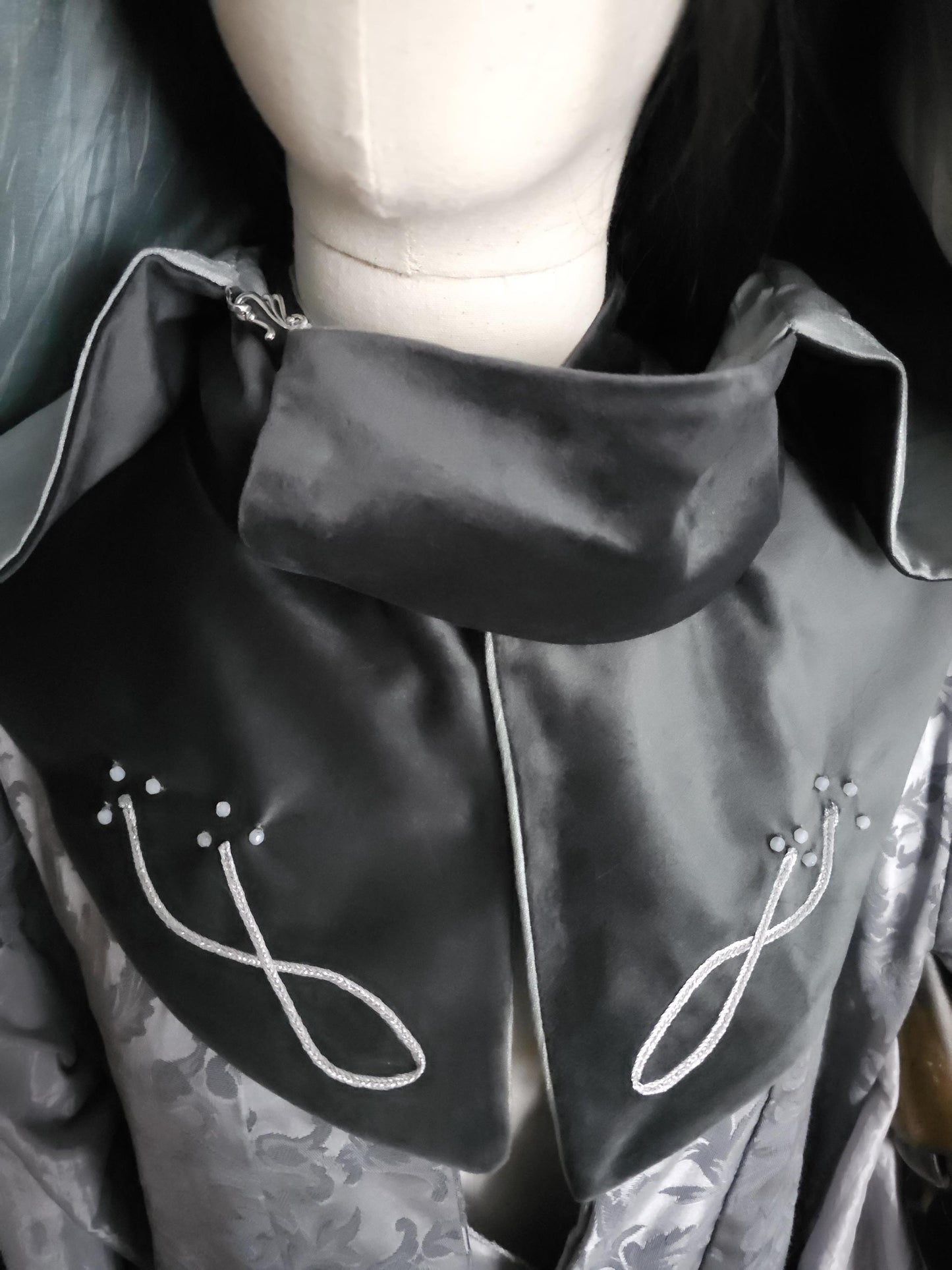 Nackenwärmer "Noarellé", Elbische Gugel, Salbeigrün, Silber, Fantasy Accessoire, Mittelalter Schal, Hexen Capelet