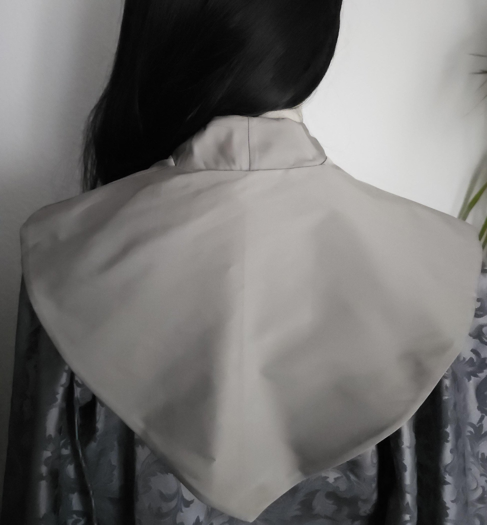 Nackenwärmer "Sylvaria", Elbische Gugel, Salbeigrün, Silber, Fantasy Accessoire, Mittelalter Schal, Hexen Capelet