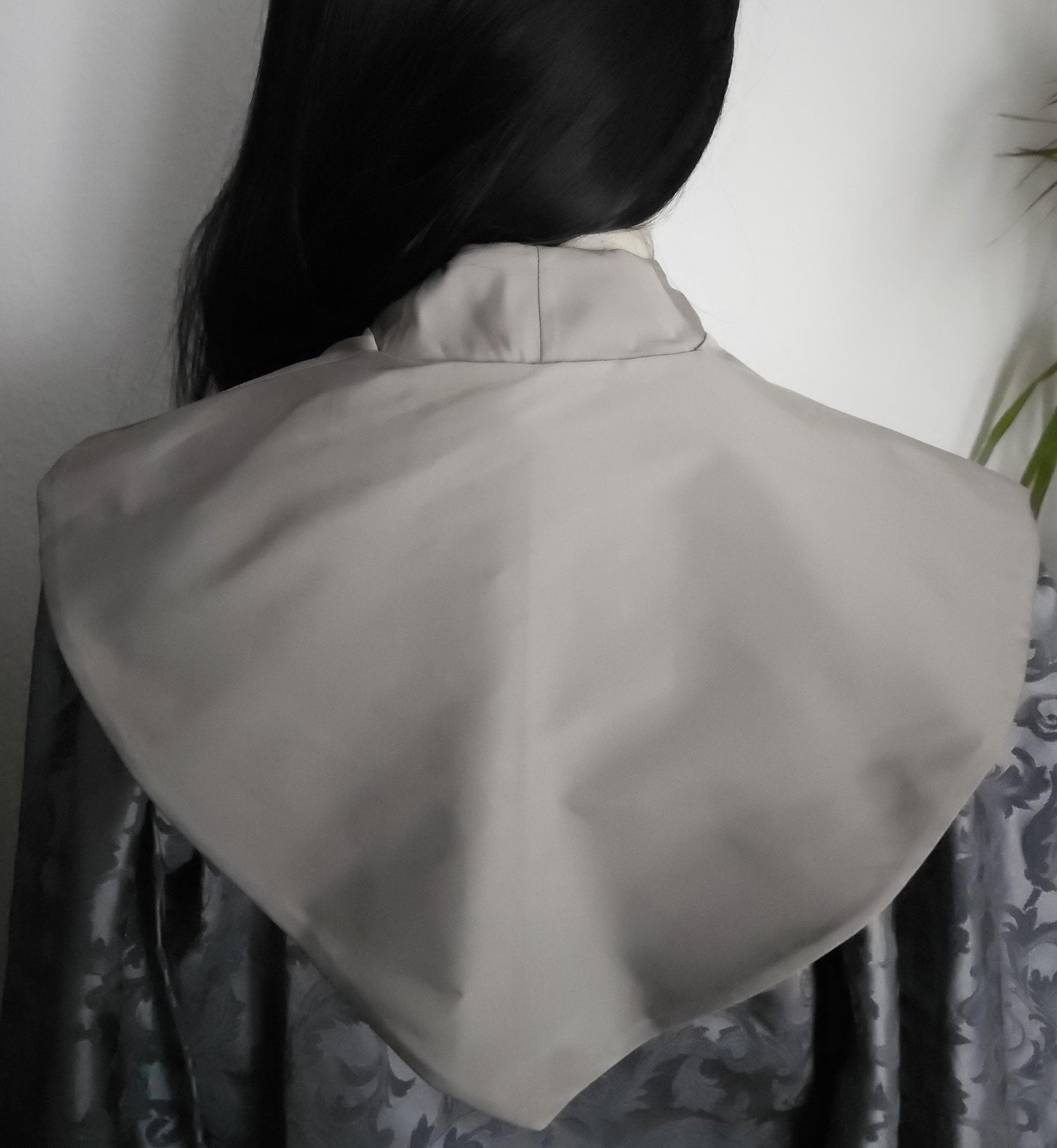 Nackenwärmer "Sylvaria", Elbische Gugel, Salbeigrün, Silber, Fantasy Accessoire, Mittelalter Schal, Hexen Capelet