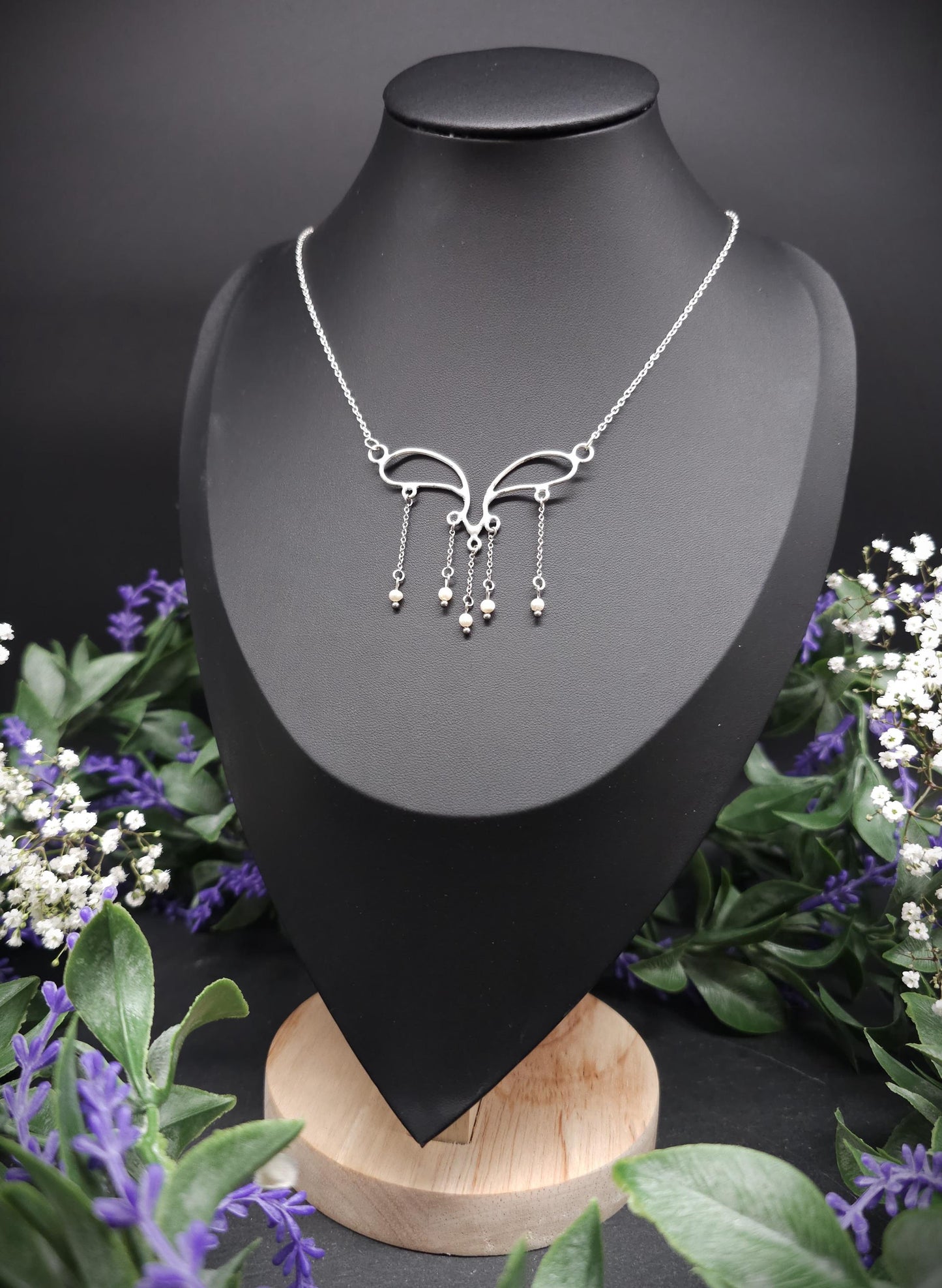 Versilberte Halskette - Collier mit Süßwasserperlen - romantischer Brautschmuck - Art Nouveau