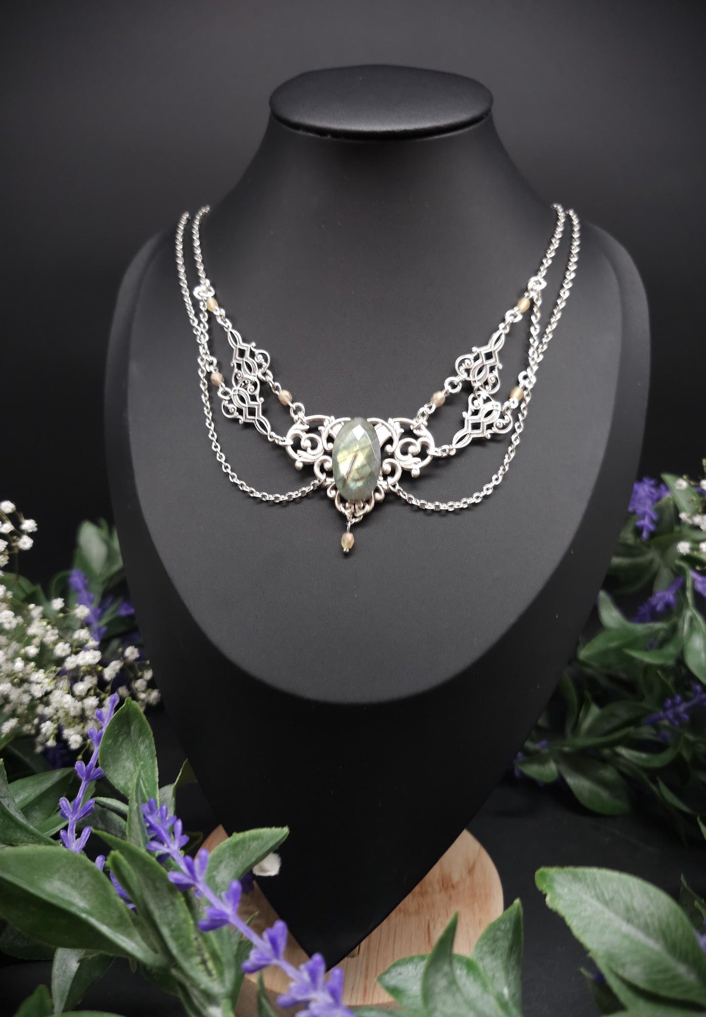 Collier mit facettiertem Labradorit - Art Nouveau Schmuck - Größenverstellbar - Unikat für Bräute