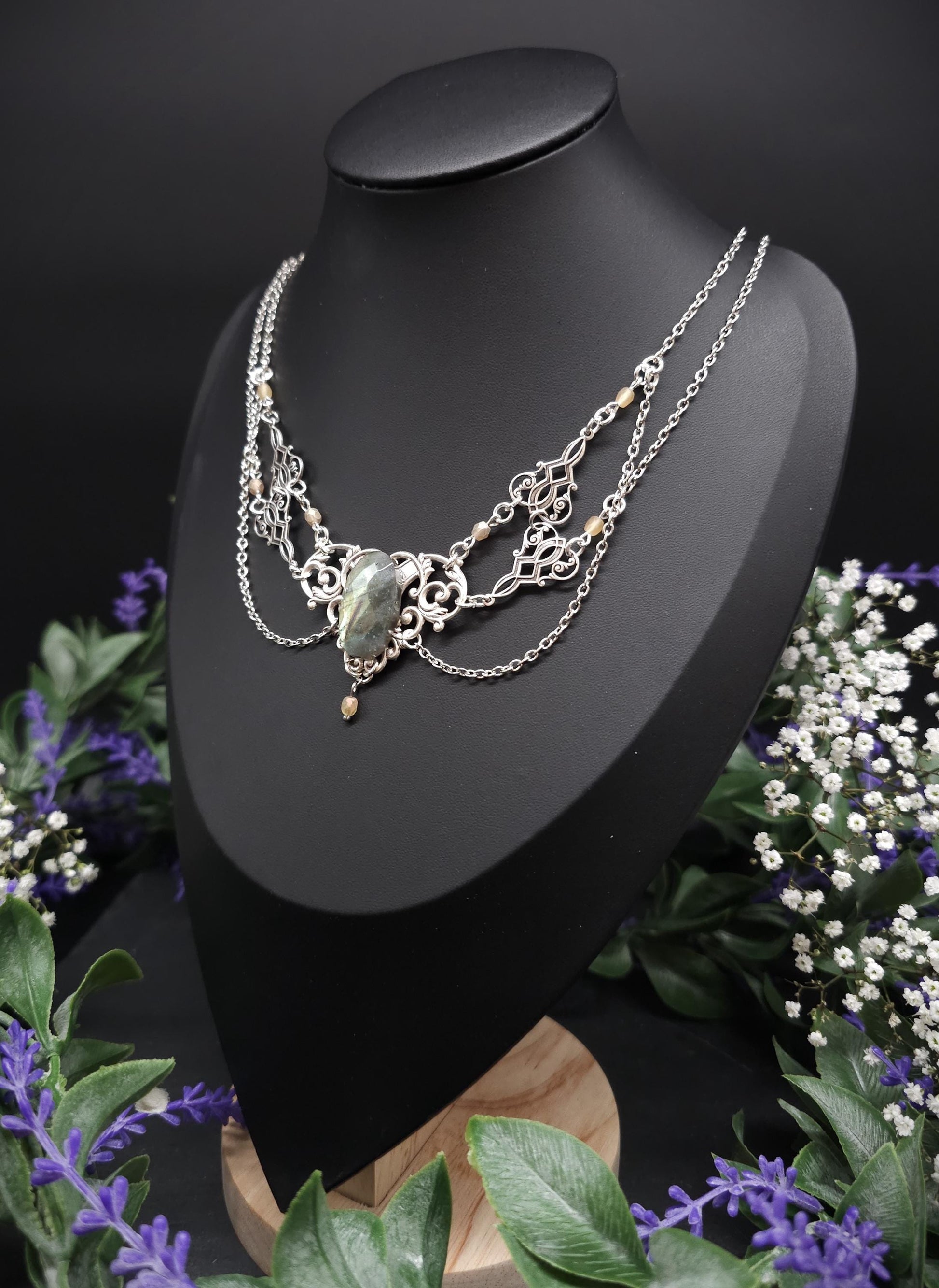 Collier mit facettiertem Labradorit - Art Nouveau Schmuck - Größenverstellbar - Unikat für Bräute