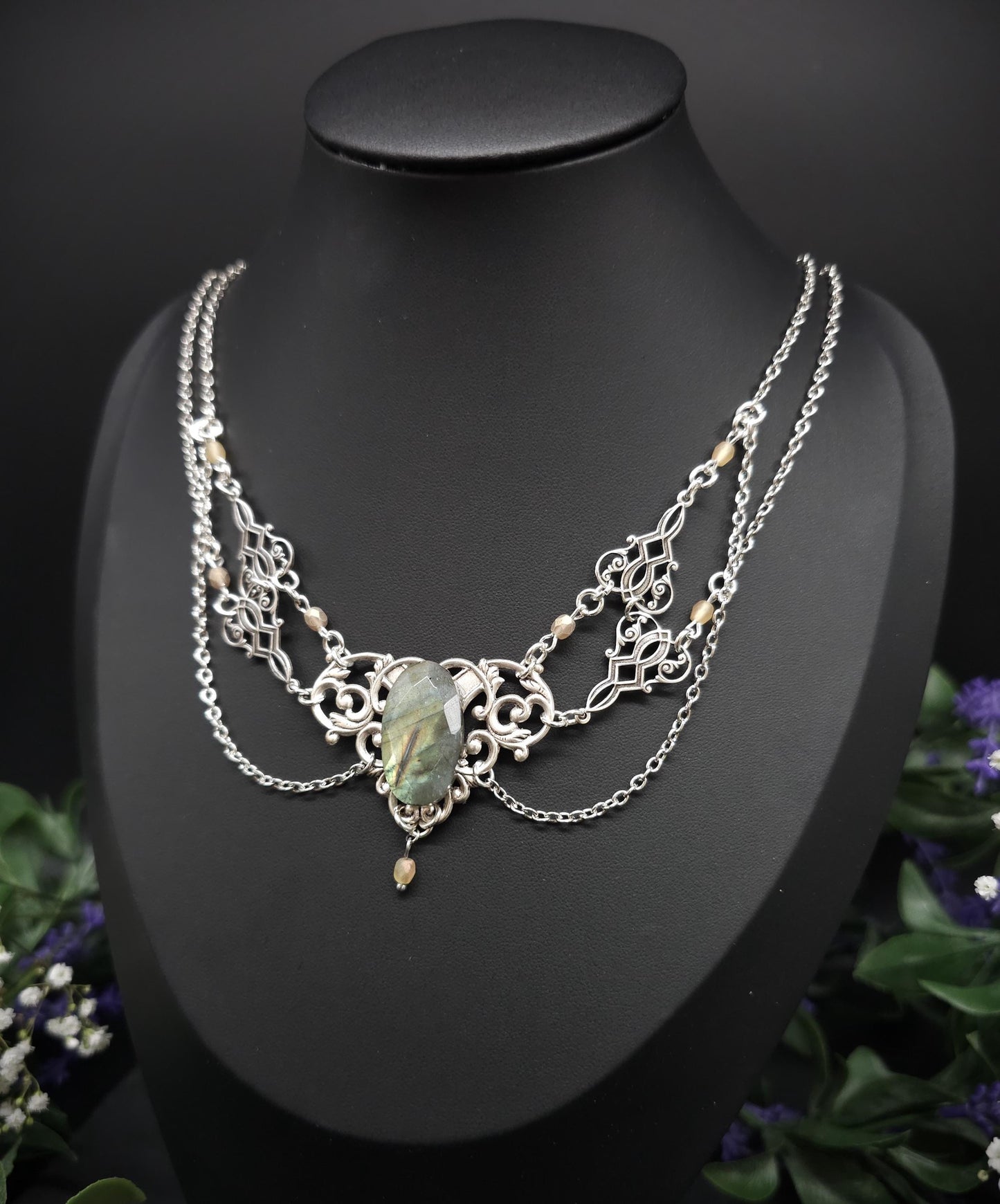 Collier mit facettiertem Labradorit - Art Nouveau Schmuck - Größenverstellbar - Unikat für Bräute
