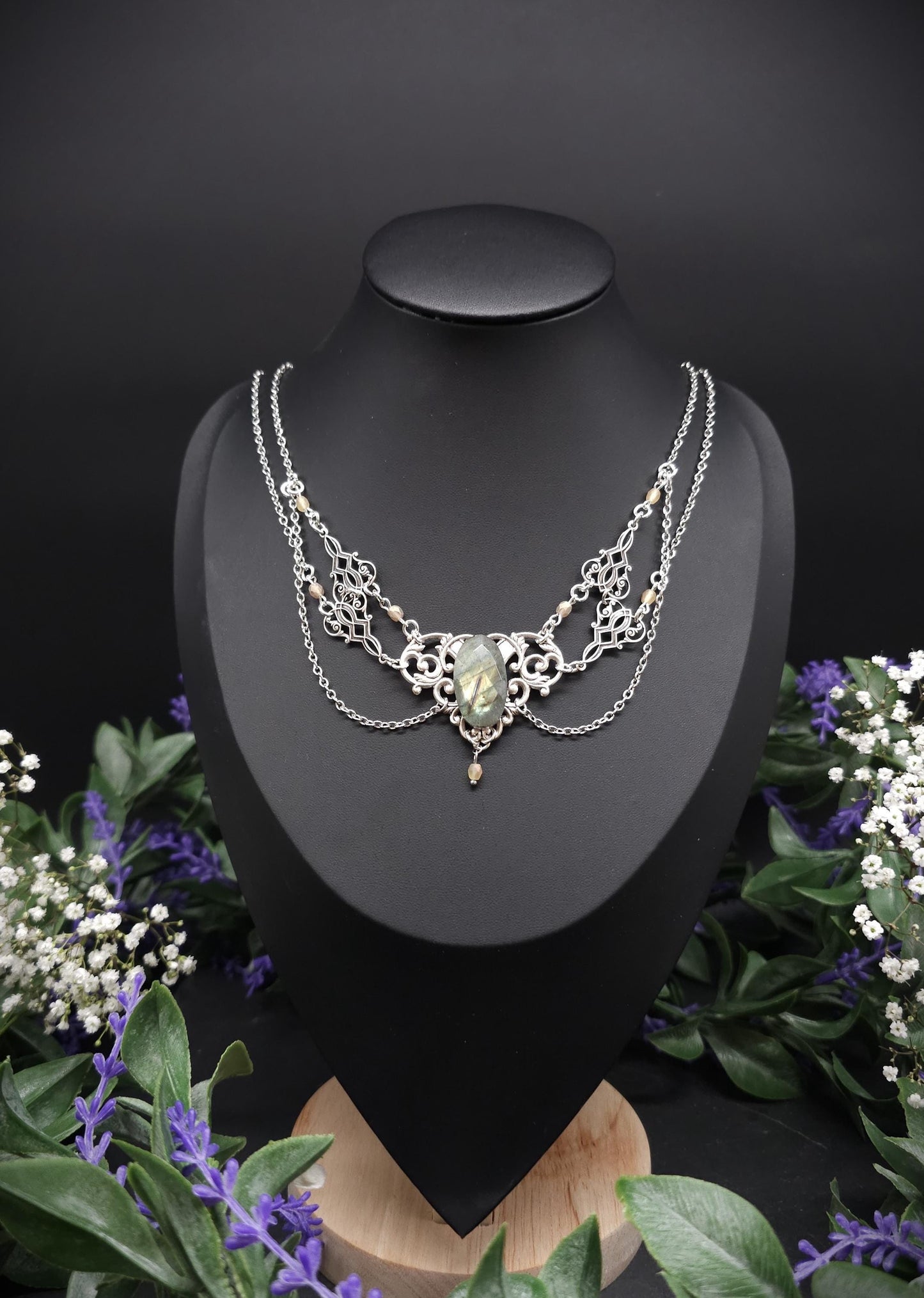 Collier mit facettiertem Labradorit - Art Nouveau Schmuck - Größenverstellbar - Unikat für Bräute