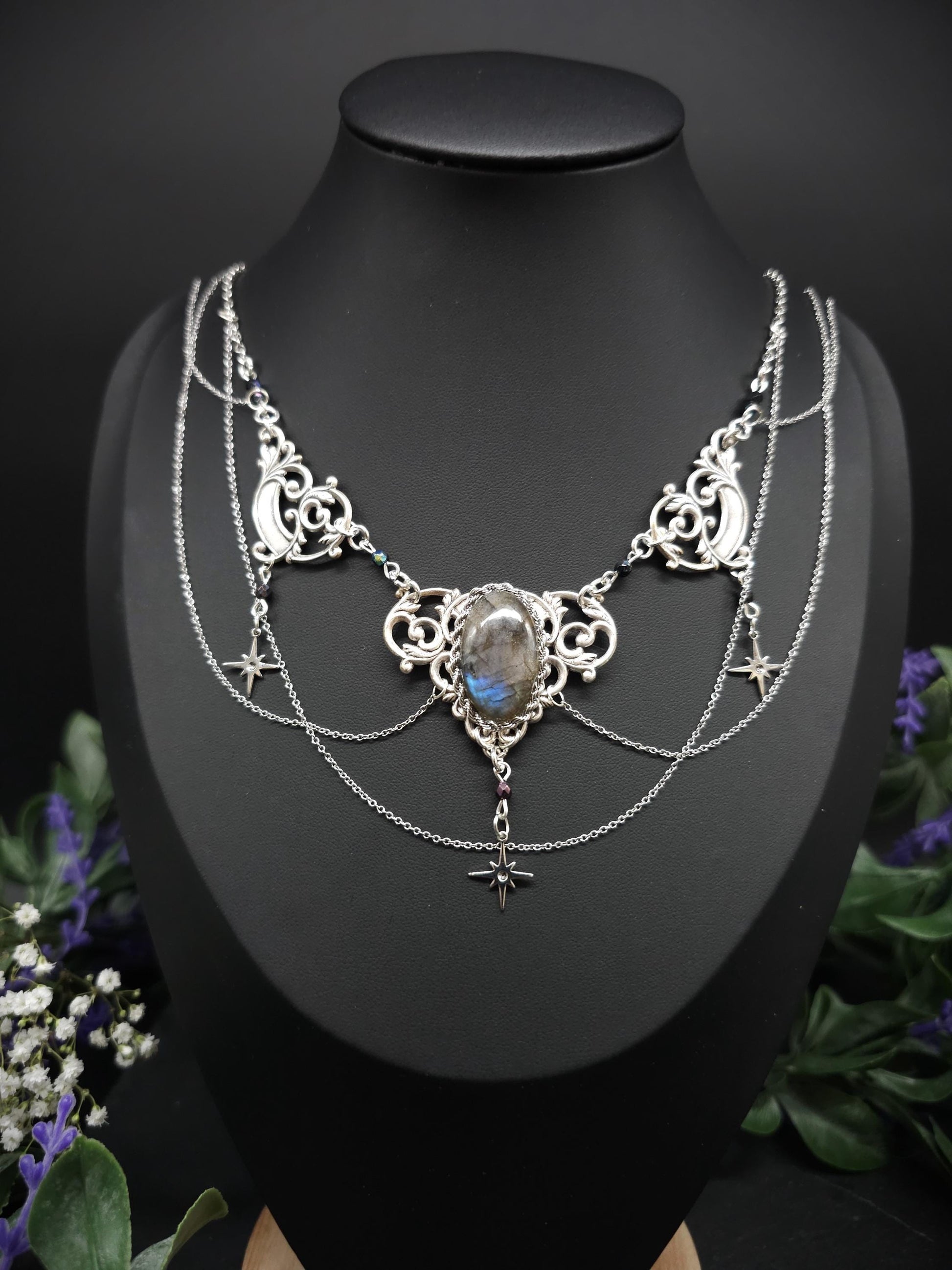 Art Nouveau Collier mit blauem Labradorit - Edelstahlsterne – Handgefertigte Halskette mit tschechischen Perlen – Größenverstell