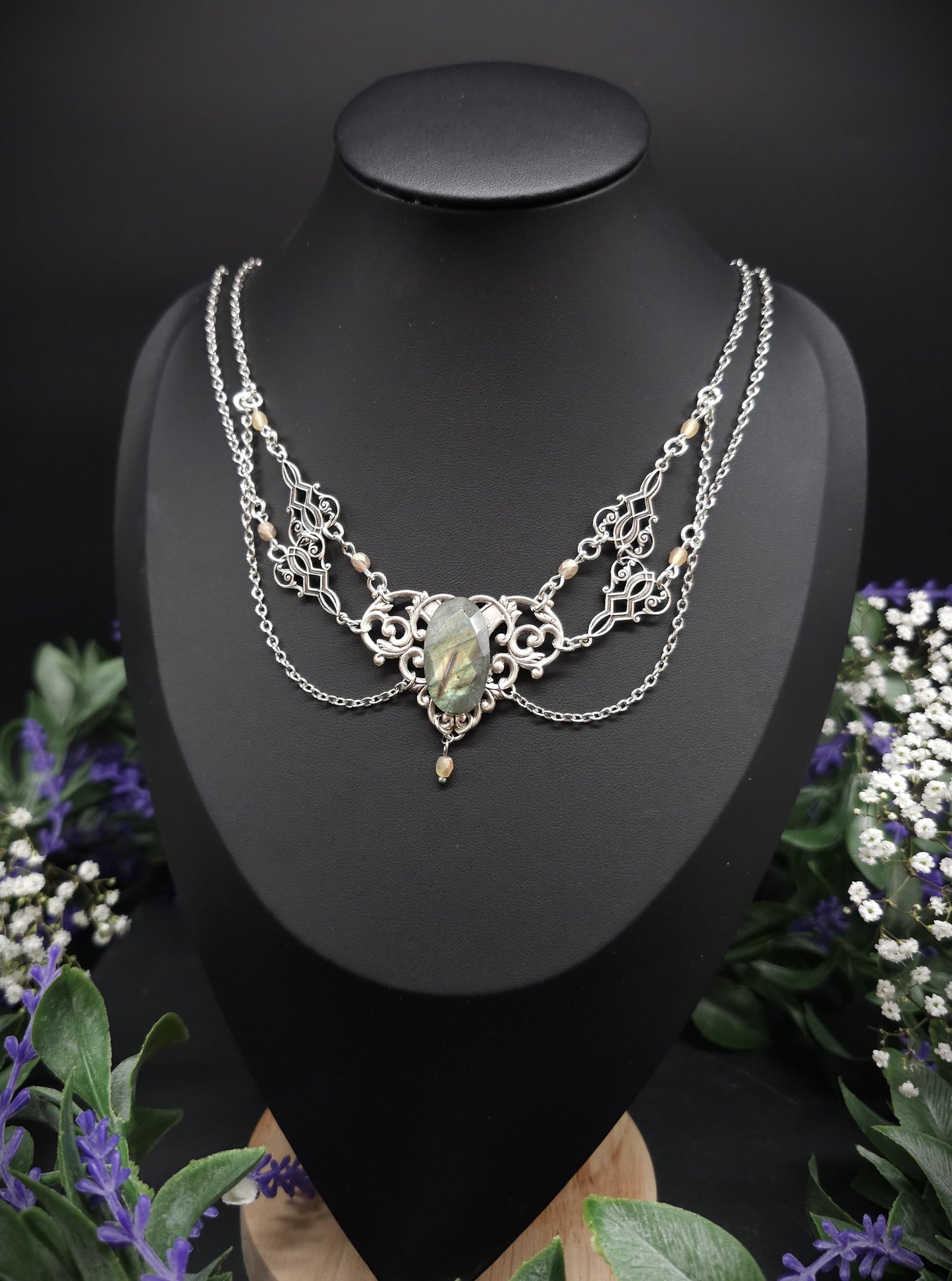 Collier mit facettiertem Labradorit - Art Nouveau Schmuck - Größenverstellbar - Unikat für Bräute