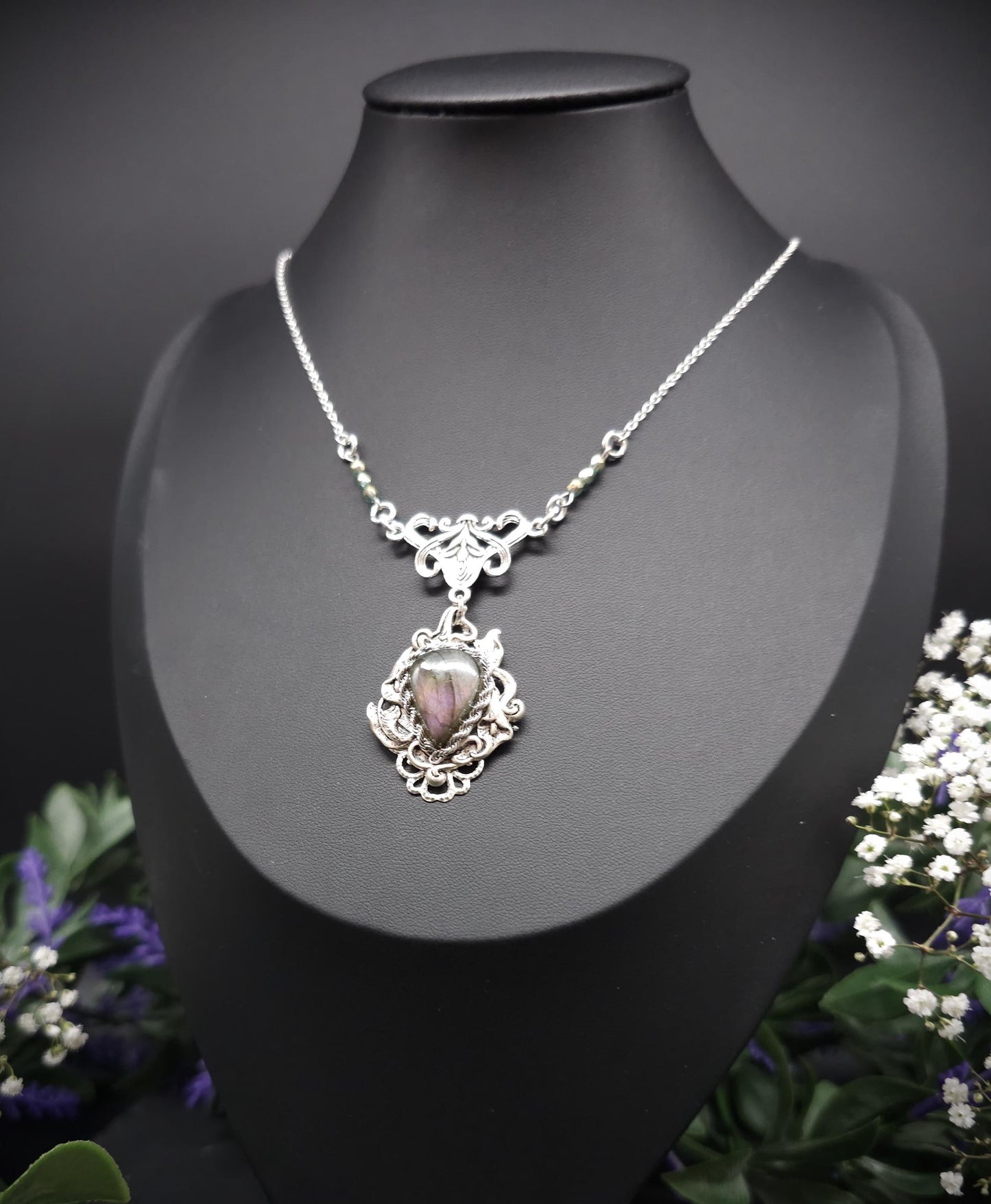 925 Sterling Silber Halskette - seltener kleiner Labradorit – Jugendstil / Art Nouveau Collier mit Salbeifarbenen Perlen, größenverstellbar