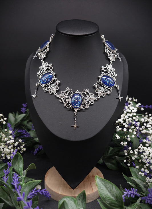 Art Nouveau Halskette- handbemalte blaue Glascabochons - Größenverstellbares Collier