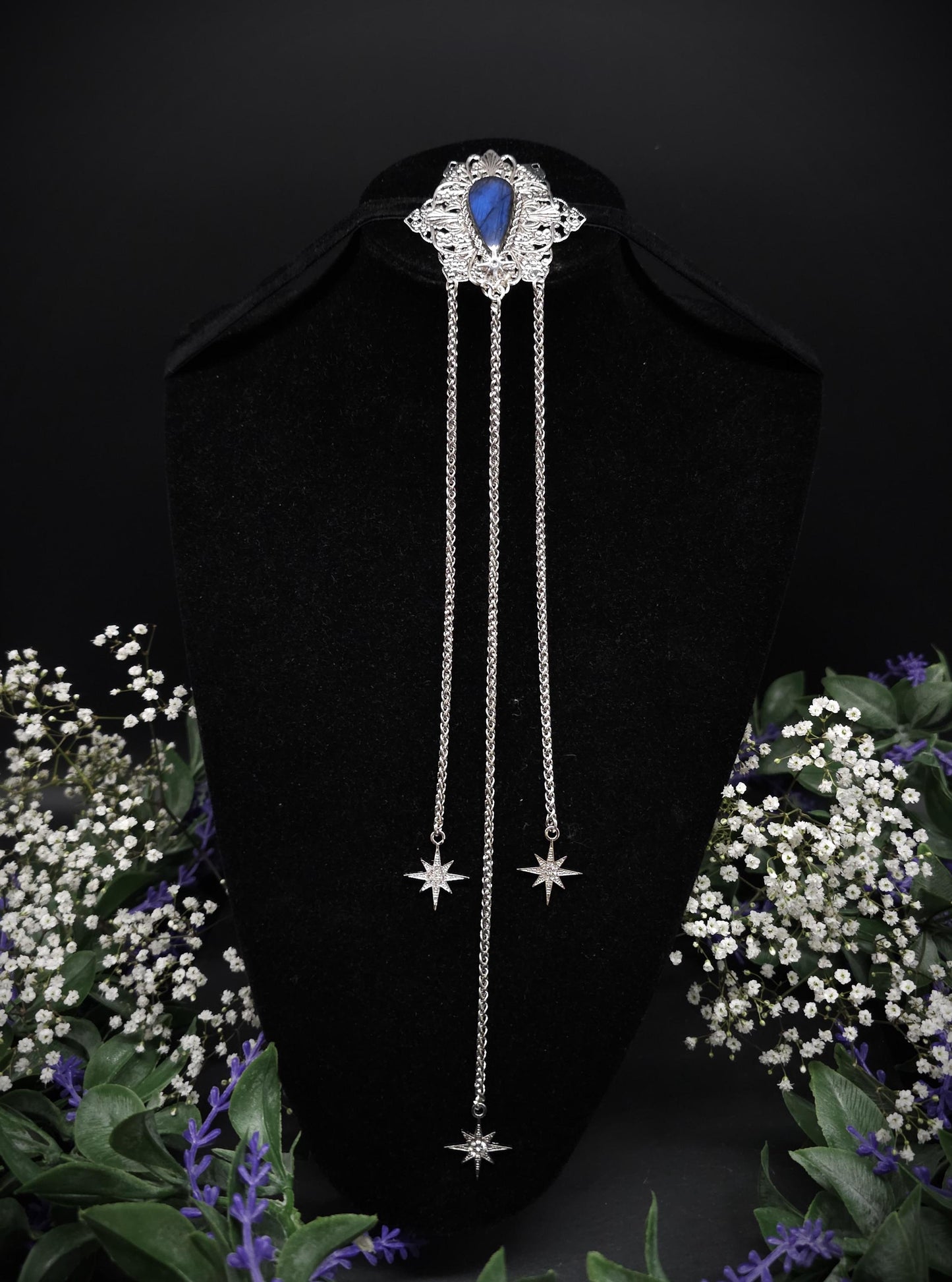 Labradorit Brosche mit Ketten und Sternen ~ Fantasy Elfen Pin ~ Jugendstil Brautbrosche – Mittelalter LARP Schmuck ~ Mystischer Anstecker