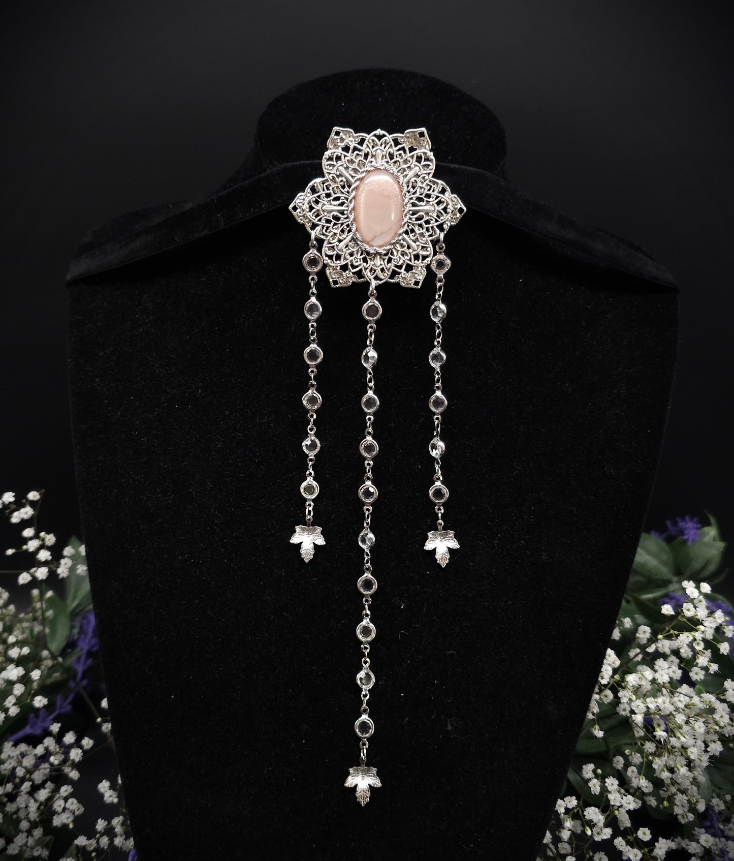 Pfirsich Mondstein Brosche ~ Art Nouveau /Jugendstil ~ Fantasy Brosche für Hochzeiten, Bräute, Gothic, Schaldekoration, Mittelalter und LARP