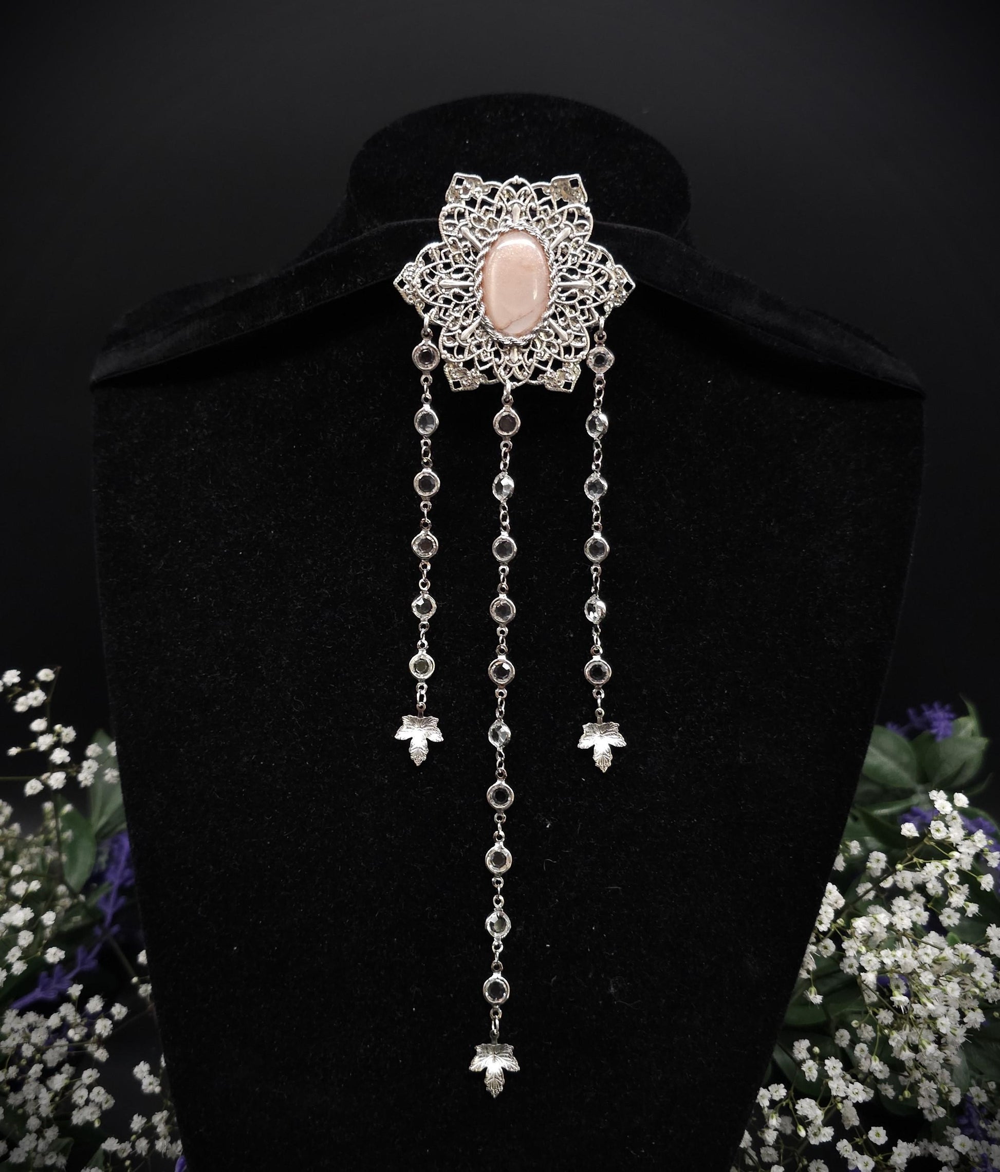 Pfirsich Mondstein Brosche ~ Art Nouveau /Jugendstil ~ Fantasy Brosche für Hochzeiten, Bräute, Gothic, Schaldekoration, Mittelalter und LARP