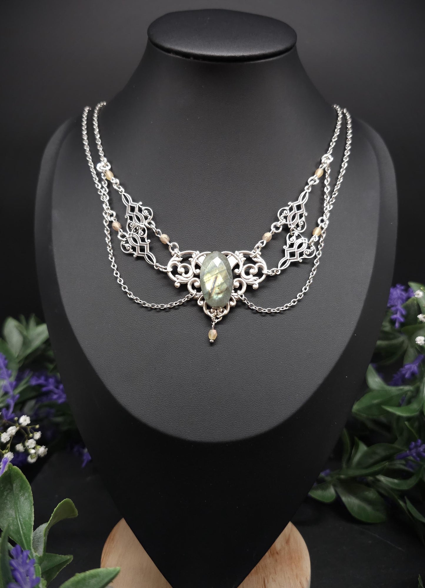 Collier mit facettiertem Labradorit - Art Nouveau Schmuck - Größenverstellbar - Unikat für Bräute