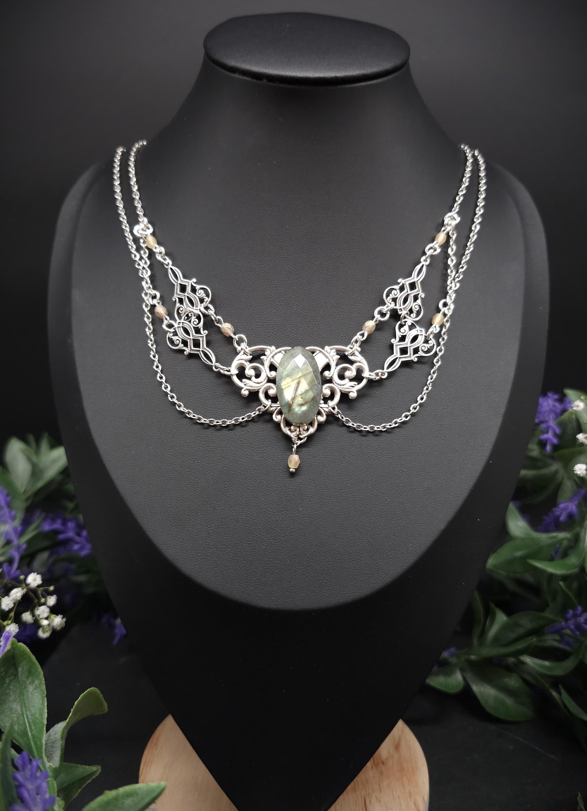 Collier mit facettiertem Labradorit - Art Nouveau Schmuck - Größenverstellbar - Unikat für Bräute
