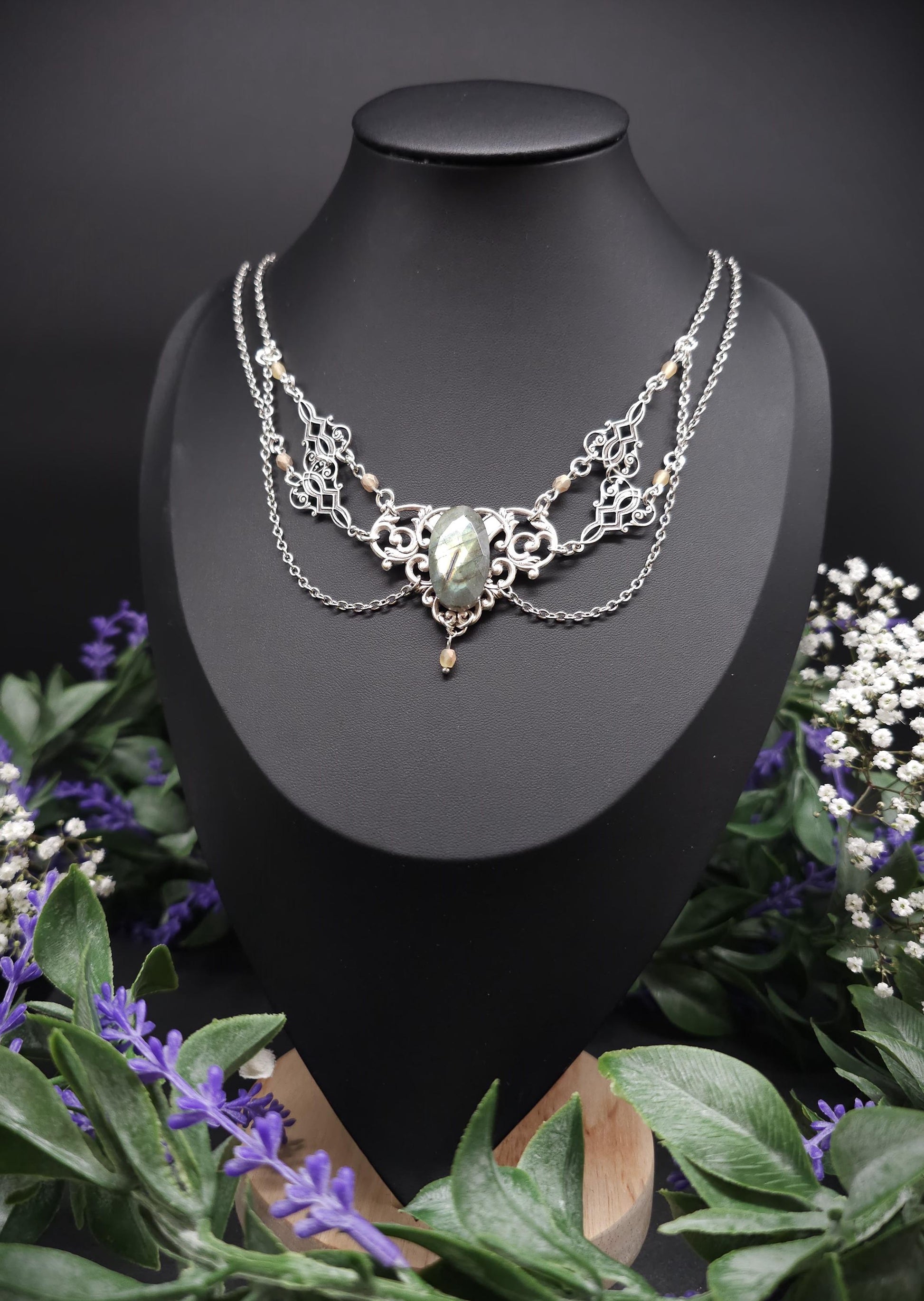 Collier mit facettiertem Labradorit - Art Nouveau Schmuck - Größenverstellbar - Unikat für Bräute