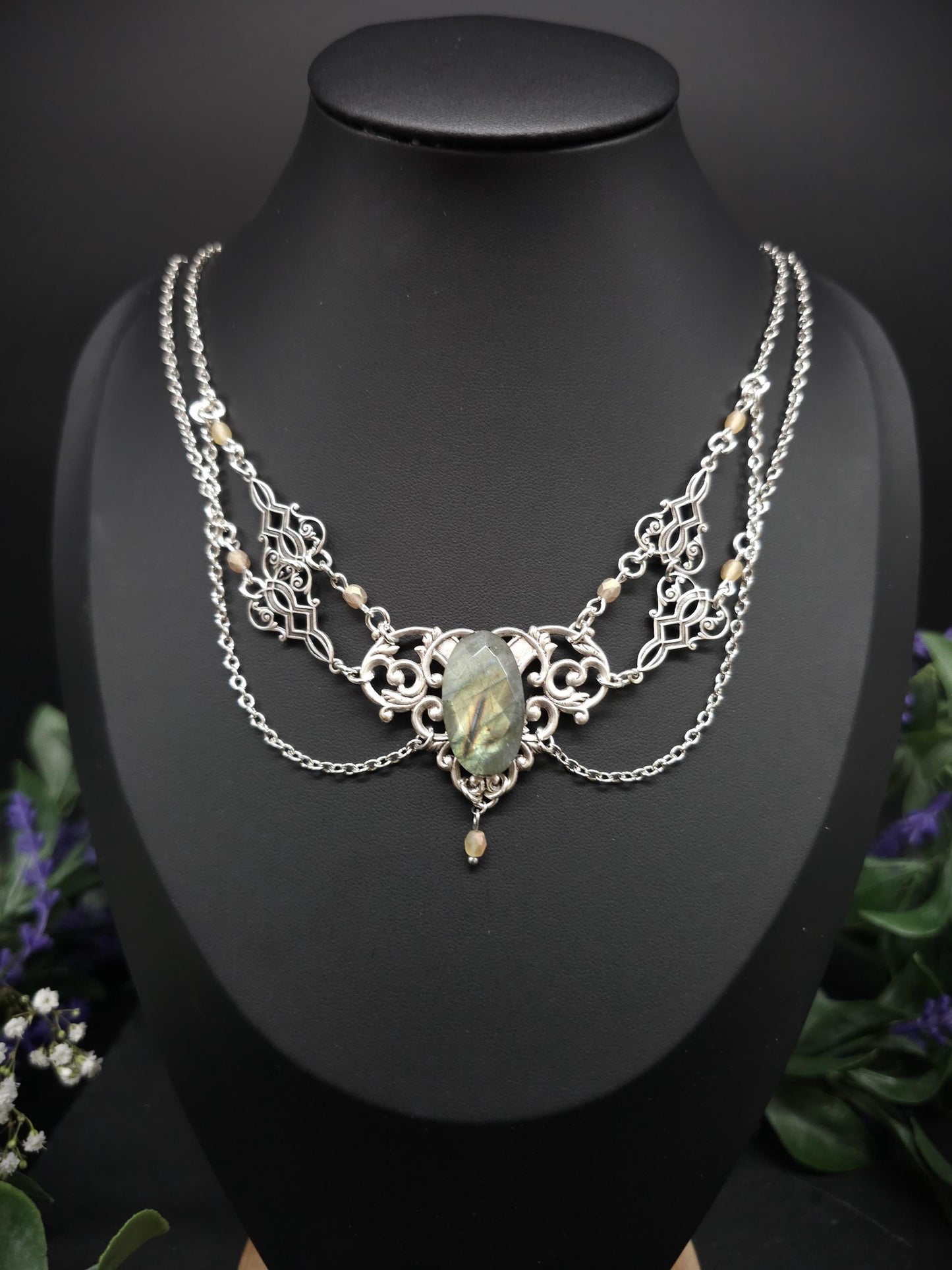 Collier mit facettiertem Labradorit - Art Nouveau Schmuck - Größenverstellbar - Unikat für Bräute
