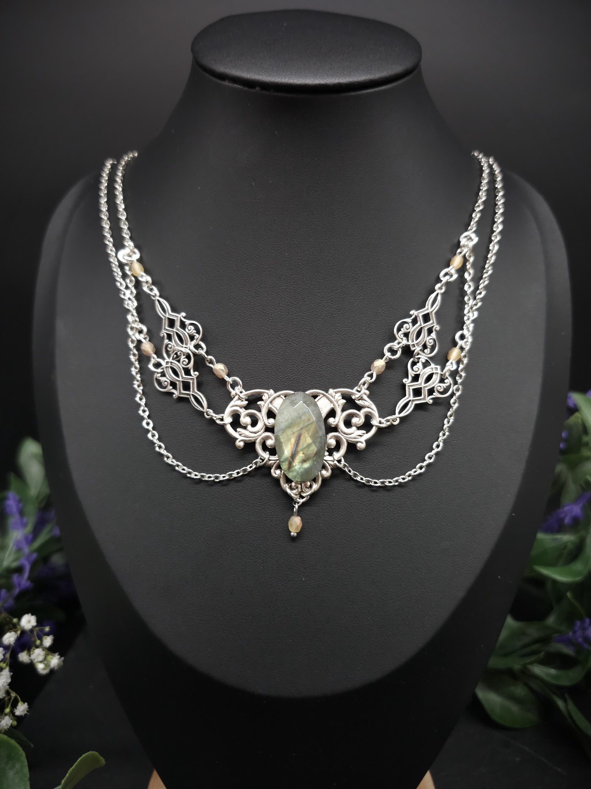 Collier mit facettiertem Labradorit - Art Nouveau Schmuck - Größenverstellbar - Unikat für Bräute