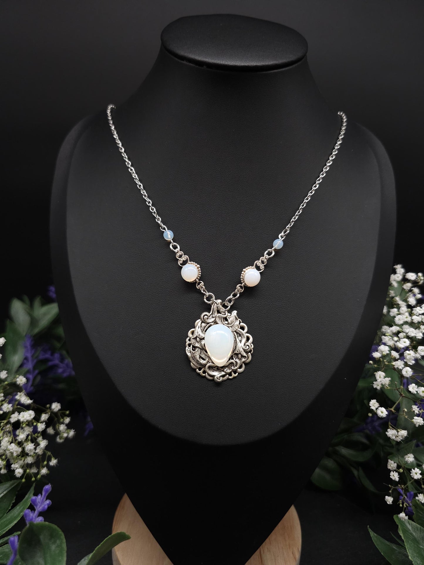 Opalith Collier – Jugendstil / Art Nouveau Halskette mit Tropfenanhänger - größenverstellbare Edelstahlkette, Braut- & Fantasy Schmuck