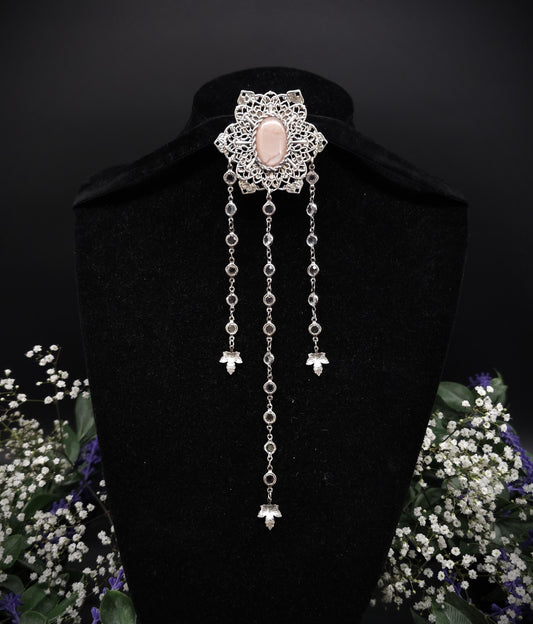 Pfirsich Mondstein Brosche ~ Art Nouveau /Jugendstil ~ Fantasy Brosche für Hochzeiten, Bräute, Gothic, Schaldekoration, Mittelalter und LARP