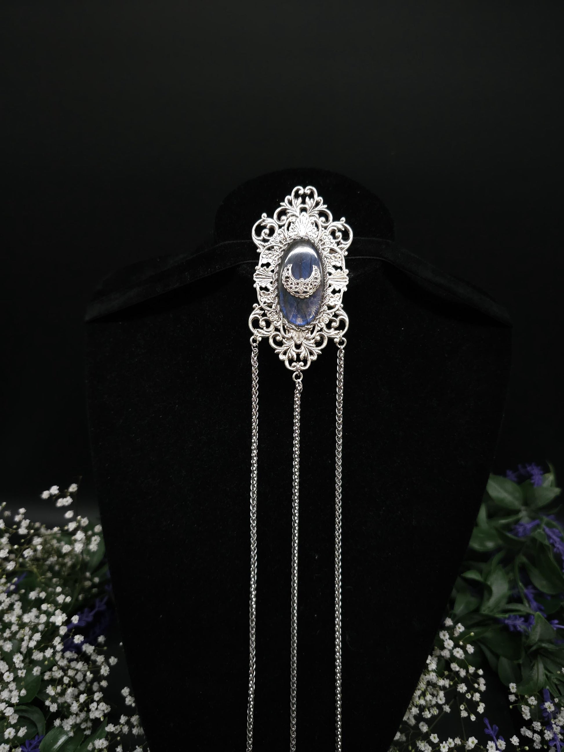 Jugendstil Brosche mit Labradorit und Mondsichel ~ Art Nouveau Schmuck mit Ketten ~ für Gothic, LARP , Mittelalter, als Brautschmuck
