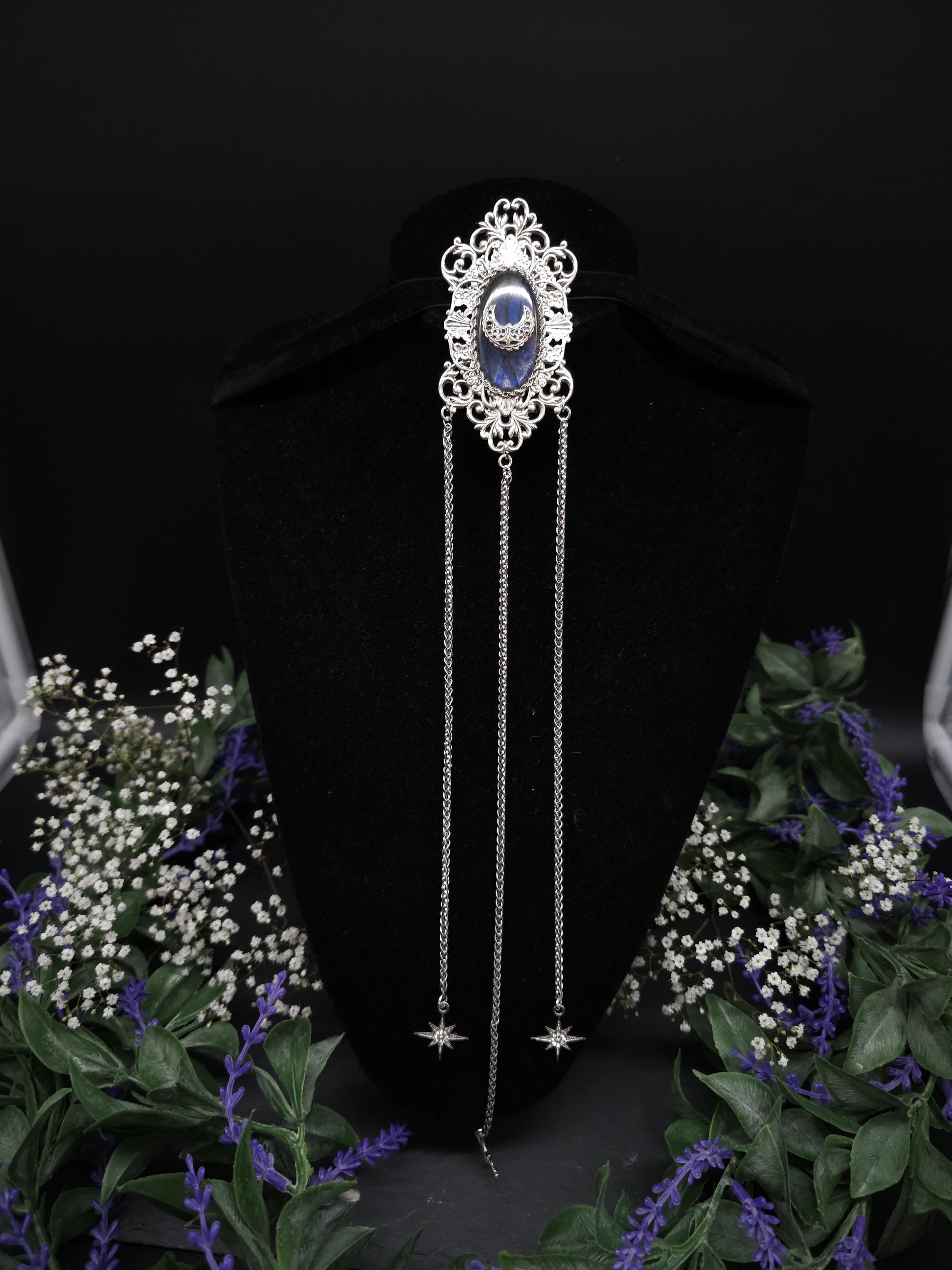 Jugendstil Brosche mit Labradorit und Mondsichel ~ Art Nouveau Schmuck mit Ketten ~ für Gothic, LARP , Mittelalter, als Brautschmuck
