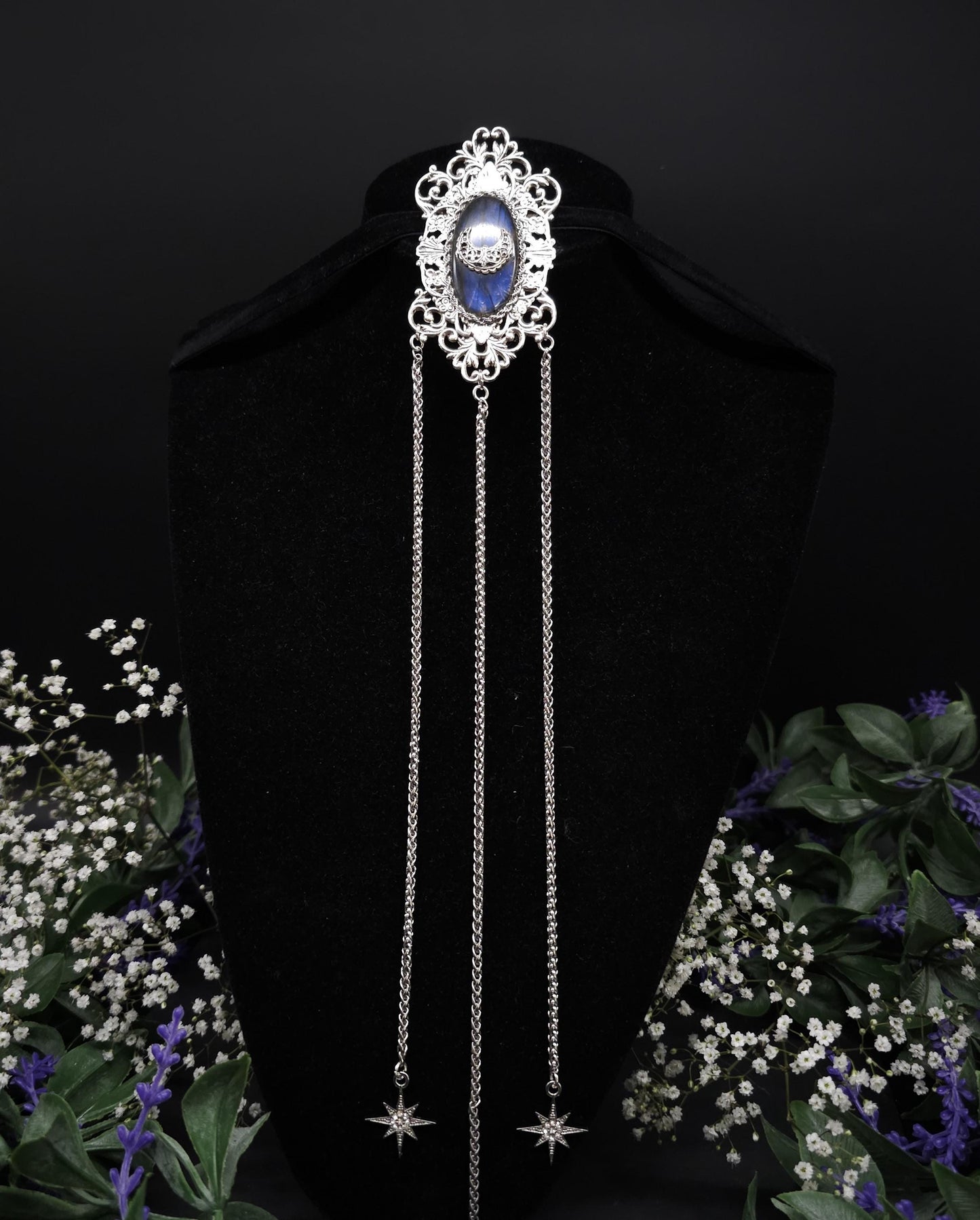 Jugendstil Brosche mit Labradorit und Mondsichel ~ Art Nouveau Schmuck mit Ketten ~ für Gothic, LARP , Mittelalter, als Brautschmuck