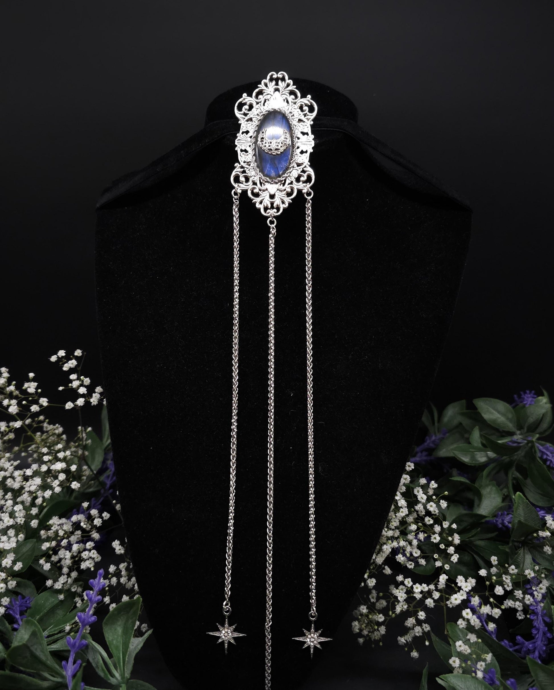 Jugendstil Brosche mit Labradorit und Mondsichel ~ Art Nouveau Schmuck mit Ketten ~ für Gothic, LARP , Mittelalter, als Brautschmuck