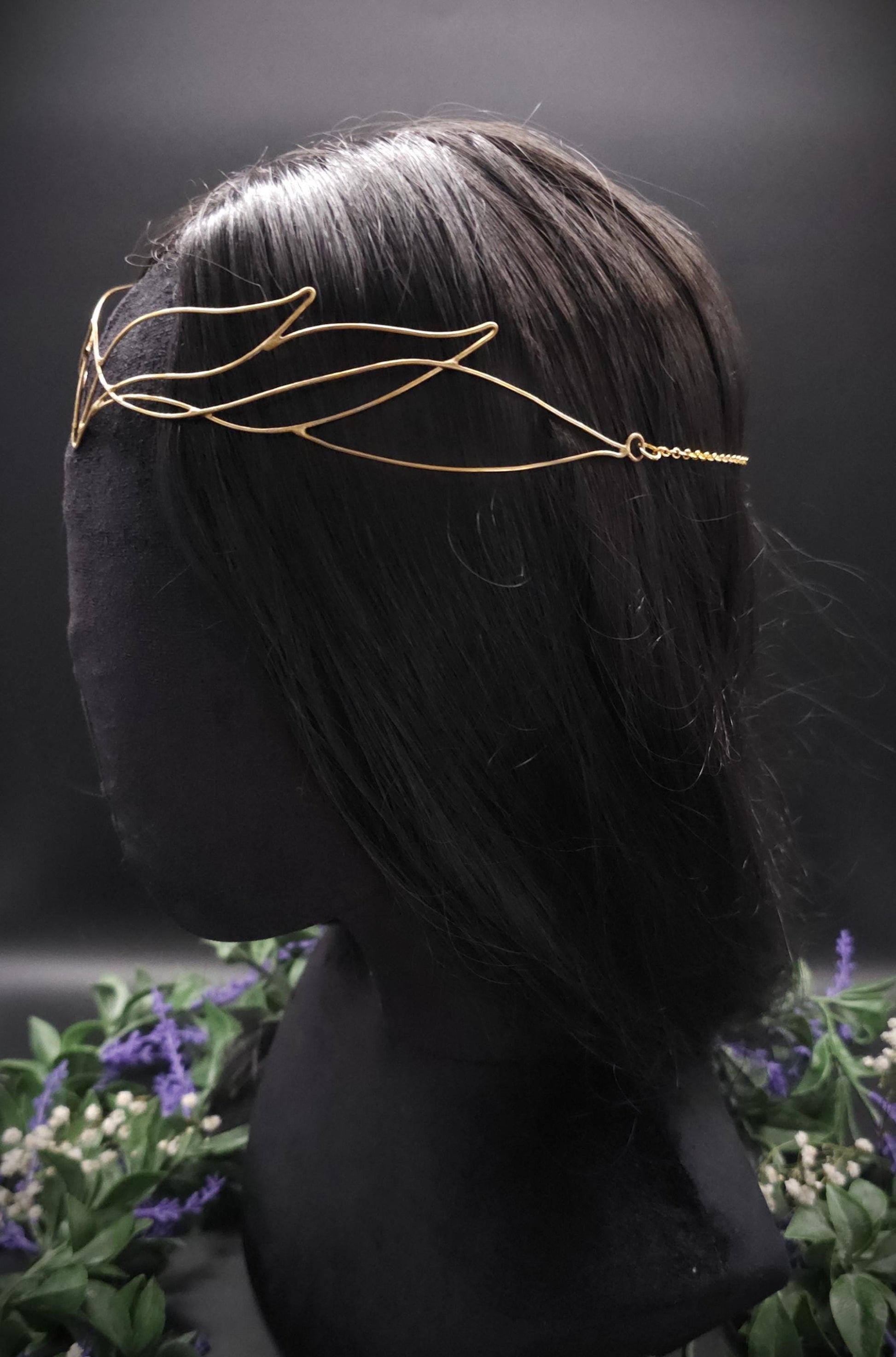 Messing Diadem "Nyaame" ~ Draht Tiara im Schwingen Design ~ Größenverstellbar ~ Accessoire für LARP, Cosplay und Hochzeiten