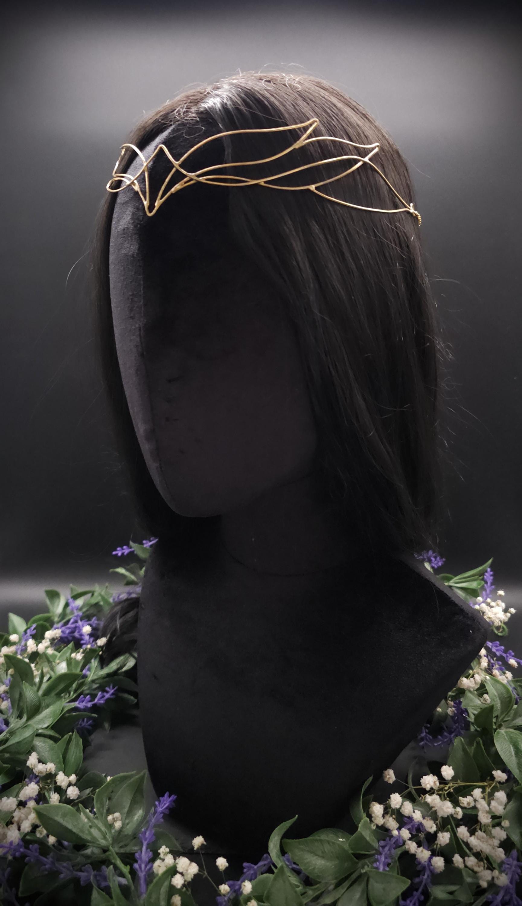 Messing Diadem "Nyaame" ~ Draht Tiara im Schwingen Design ~ Größenverstellbar ~ Accessoire für LARP, Cosplay und Hochzeiten