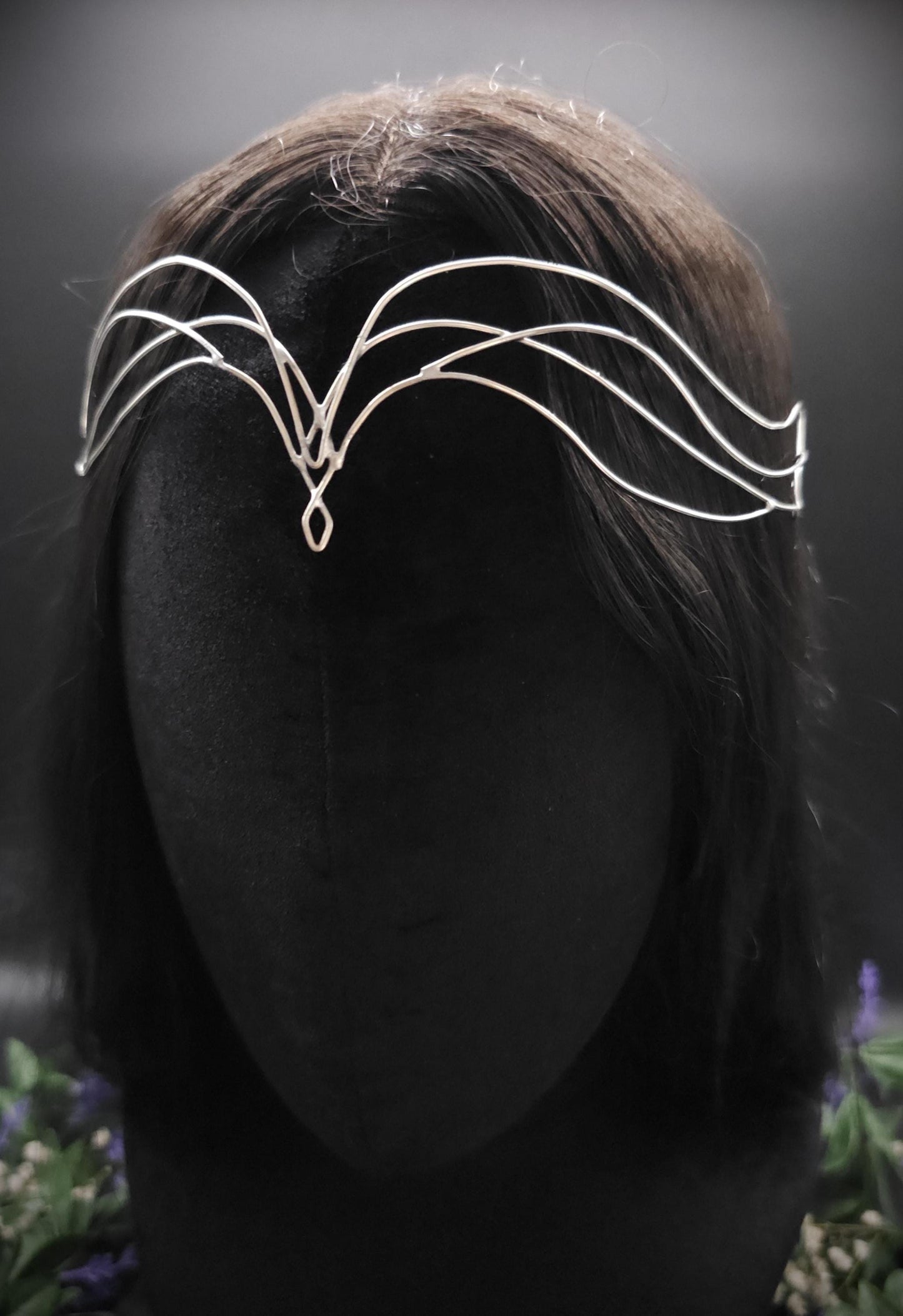 Versilbertes Elfen-Diadem "Yelláre" ~ Draht Tiara im Jugendstil Design ~ Größenverstellbar ~ Accessoire für LARP, Cosplay und Hochzeiten