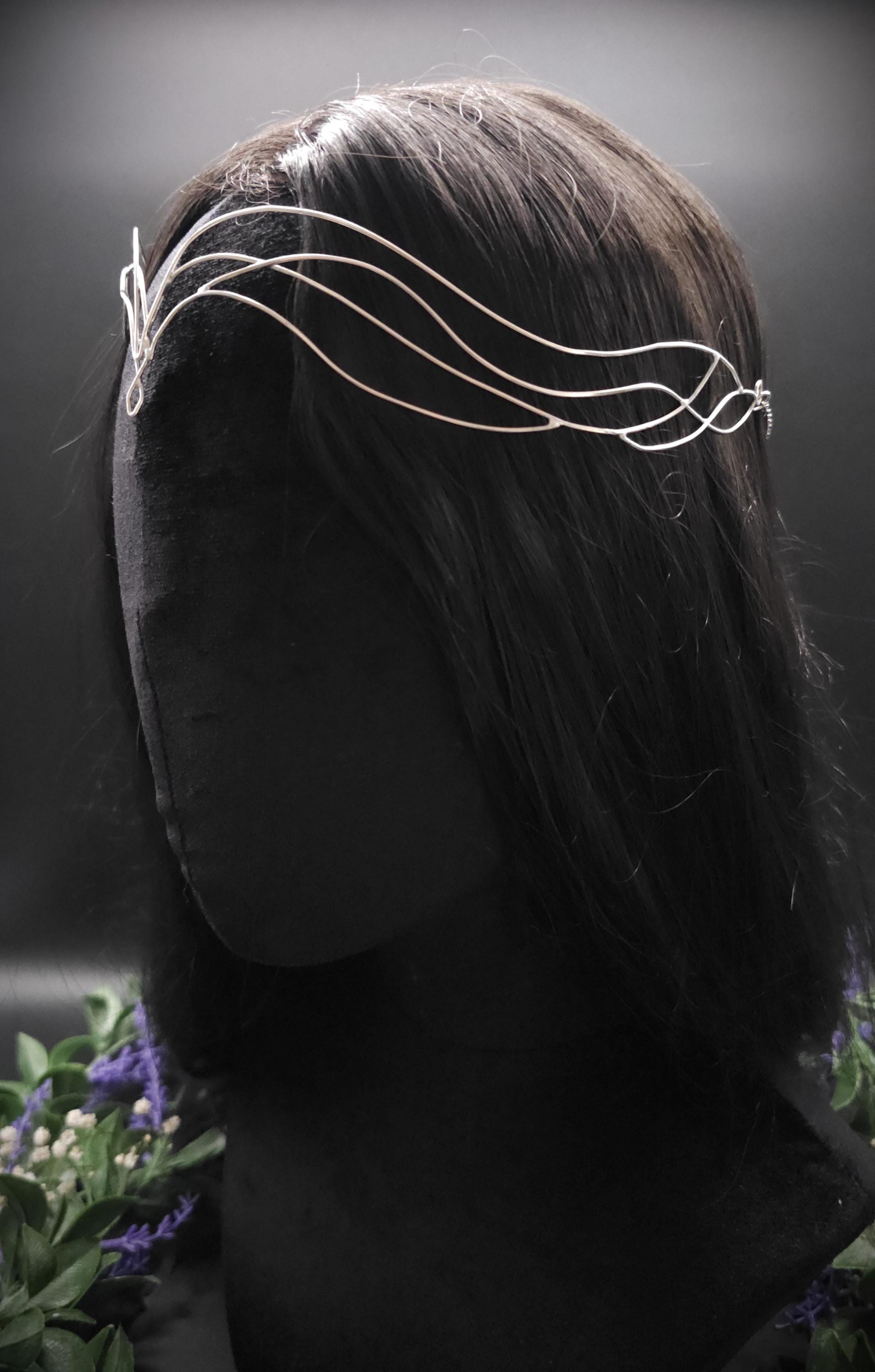Versilbertes Elfen-Diadem "Yelláre" ~ Draht Tiara im Jugendstil Design ~ Größenverstellbar ~ Accessoire für LARP, Cosplay und Hochzeiten