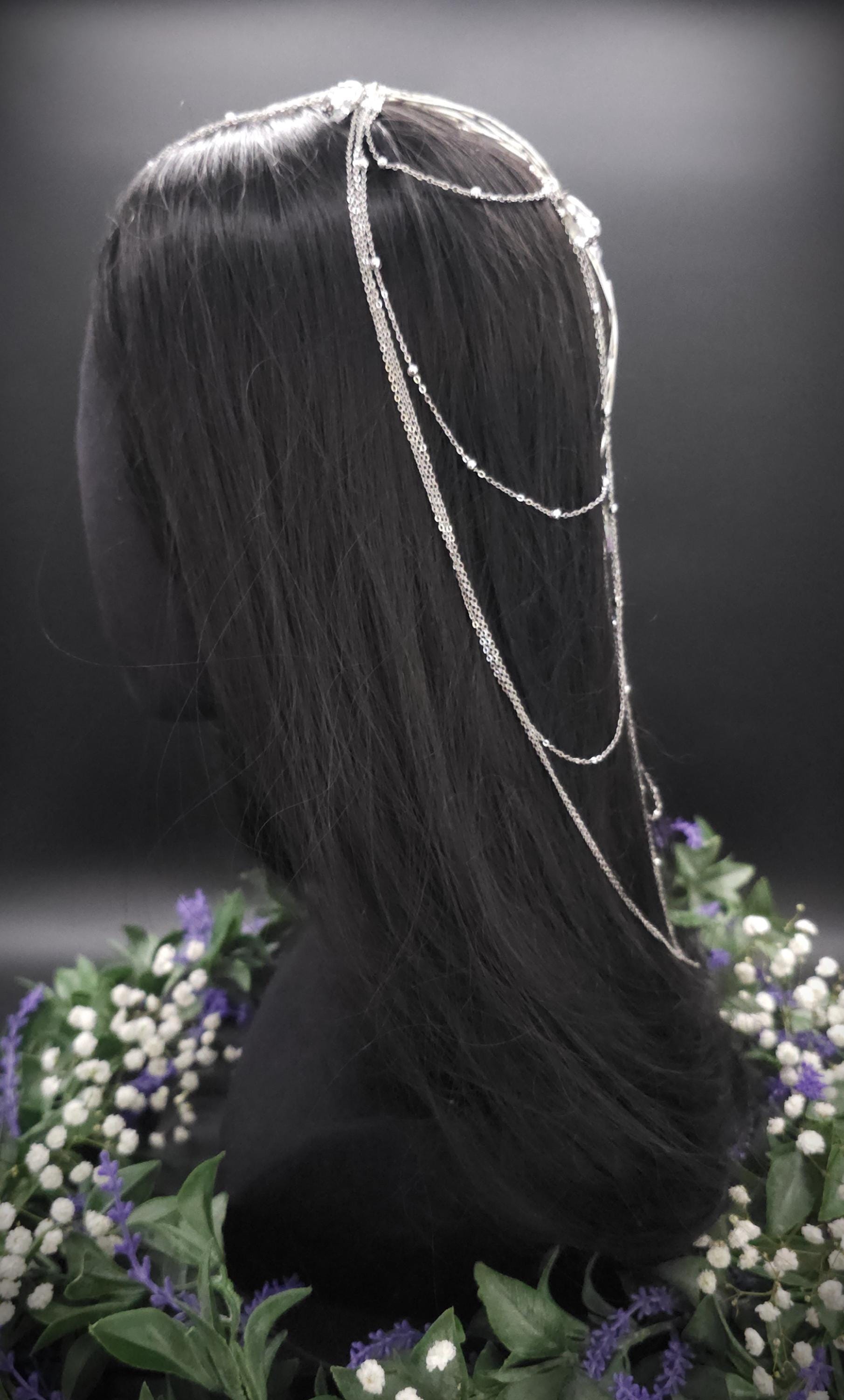 Versilbertes Headpiece - Mittelscheitel Diadem - Fantasy Tiara - Krone mit Ketten und Perlen - Hochzeit, Cosplay & LARP
