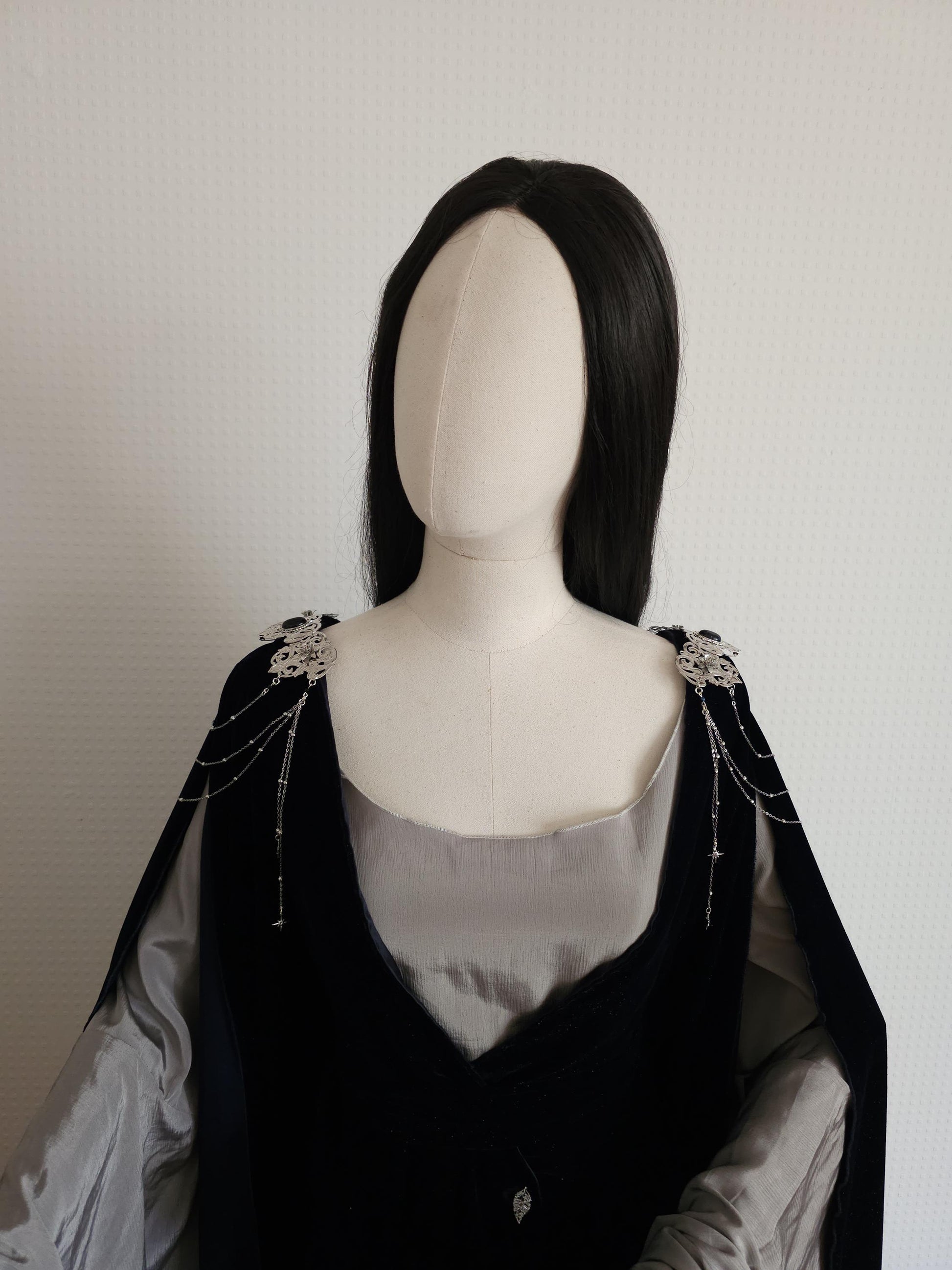 Schulterbroschen-Paar mit filigranen Sternen ~ Kostüm-Accessoire, Elben & Elfen Schmuck ~ Fantasy, Cosplay, Mittelalter ~ Braut und Hochzeit