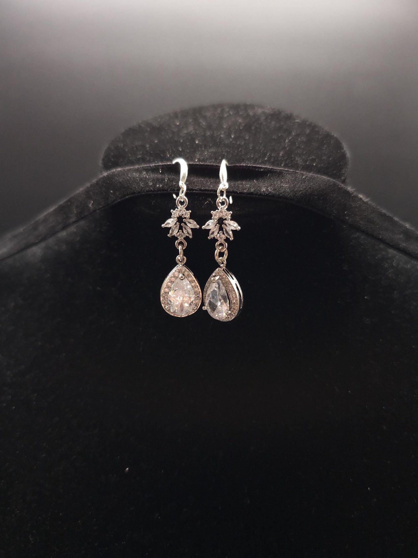 925er Sterling Silber Ohrringe mit Zirkonia Anhängern - Hochzeit & Braut-Accessoire - Vintage, Gothic, Jugendstil inspirierter Schmuck