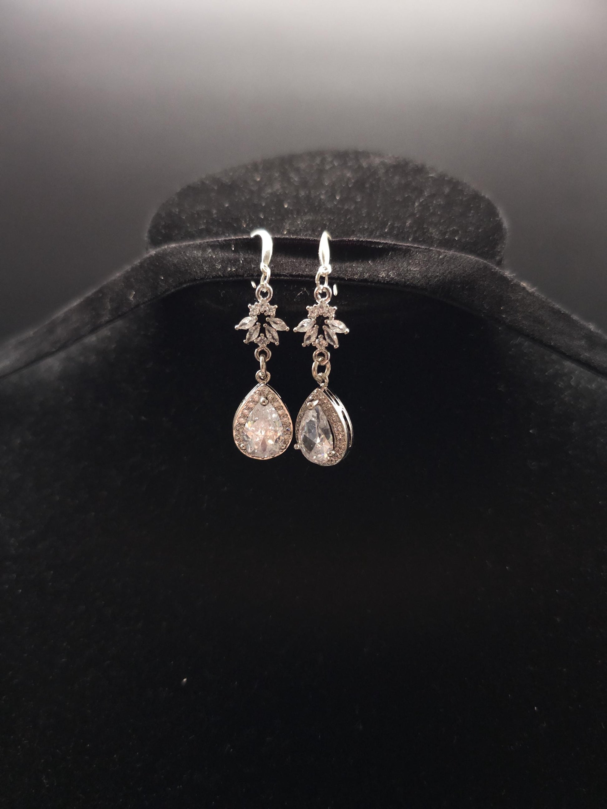925er Sterling Silber Ohrringe mit Zirkonia Anhängern - Hochzeit & Braut-Accessoire - Vintage, Gothic, Jugendstil inspirierter Schmuck