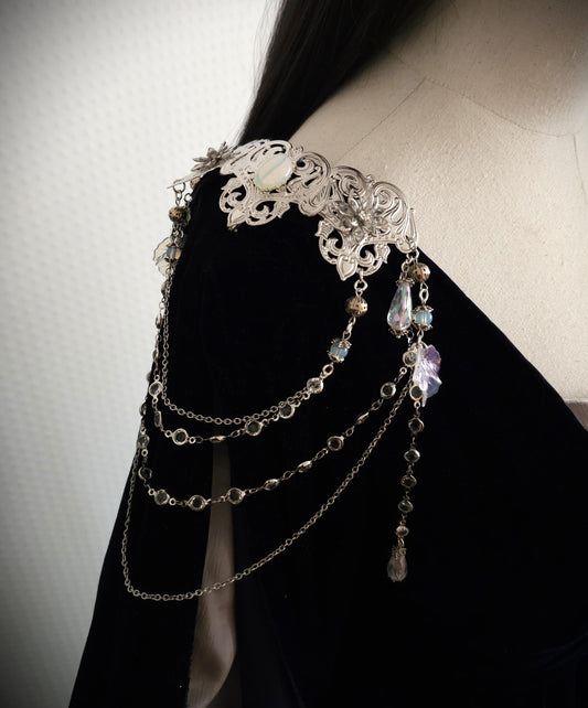 Schulterbroschen "Feryé" ~ Kostüm Accessoire ~Pin Brosche Schalnadel ~ Hochzeits-Schmuck
