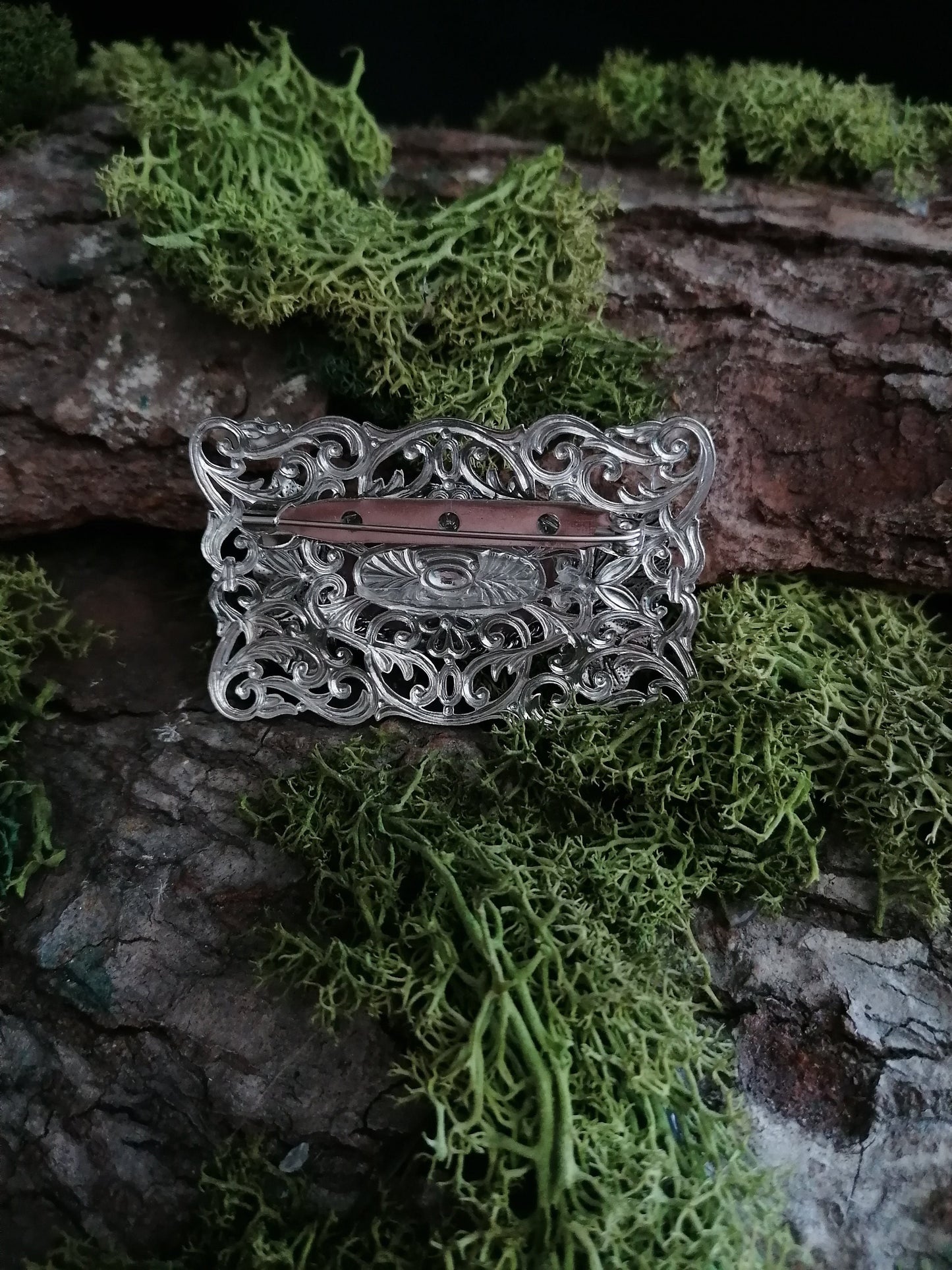 Silberne Brosche mit Pfirsich Mondstein, Schalnadel im Art Nouveau Stil, Fantasy Accessoire, Renaissance Faire