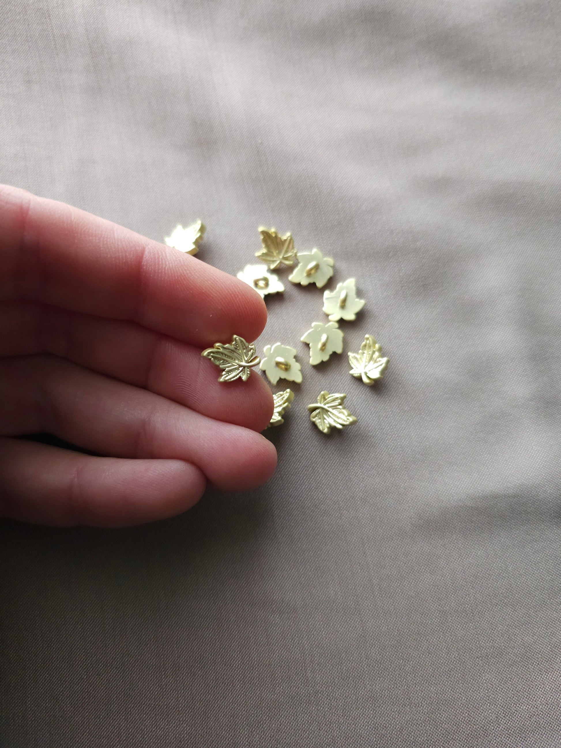 Mini Blätter Knöpfe, 4er Set, goldene Ahorn Knöpfe