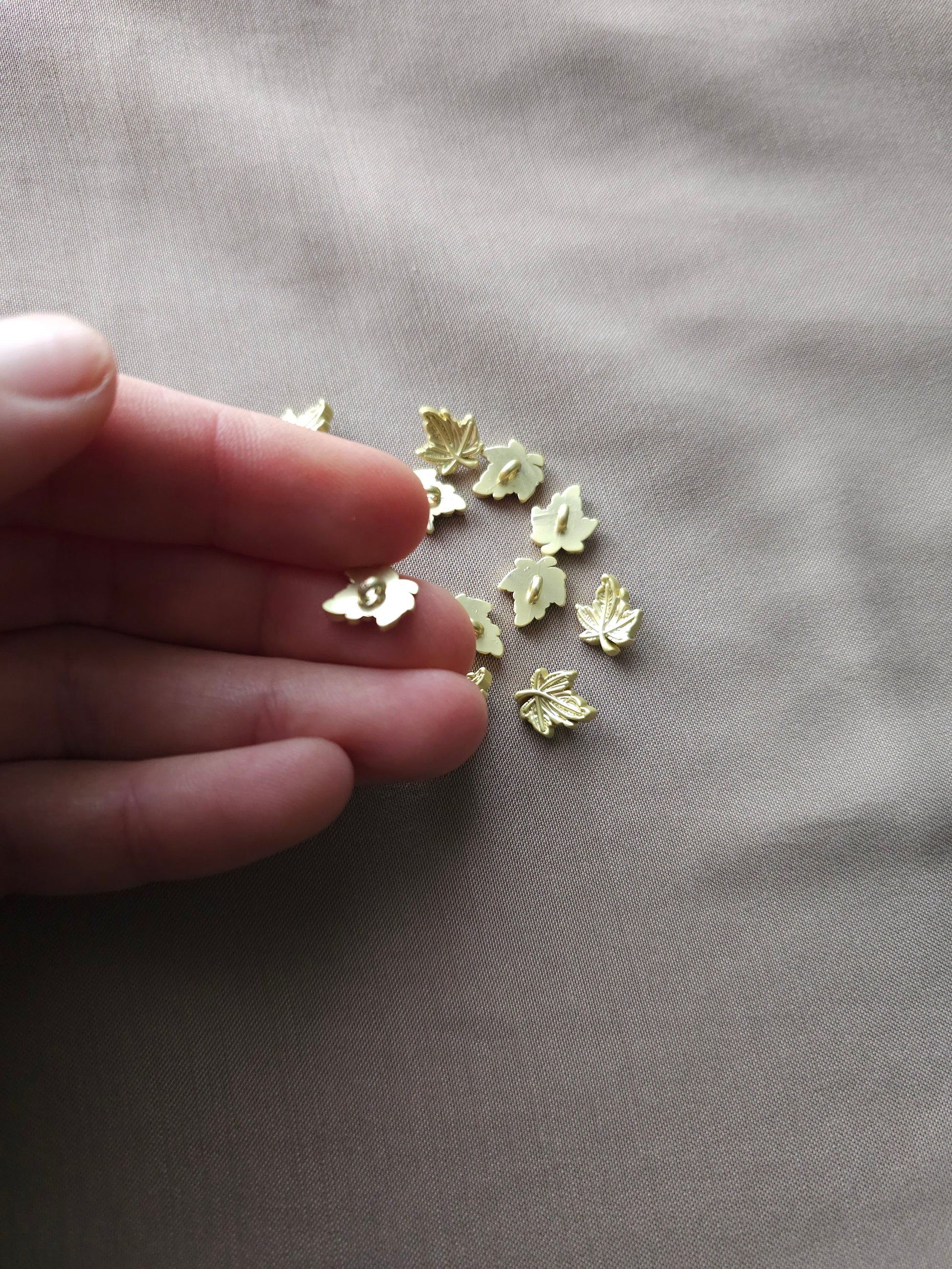 Mini Blätter Knöpfe, 4er Set, goldene Ahorn Knöpfe