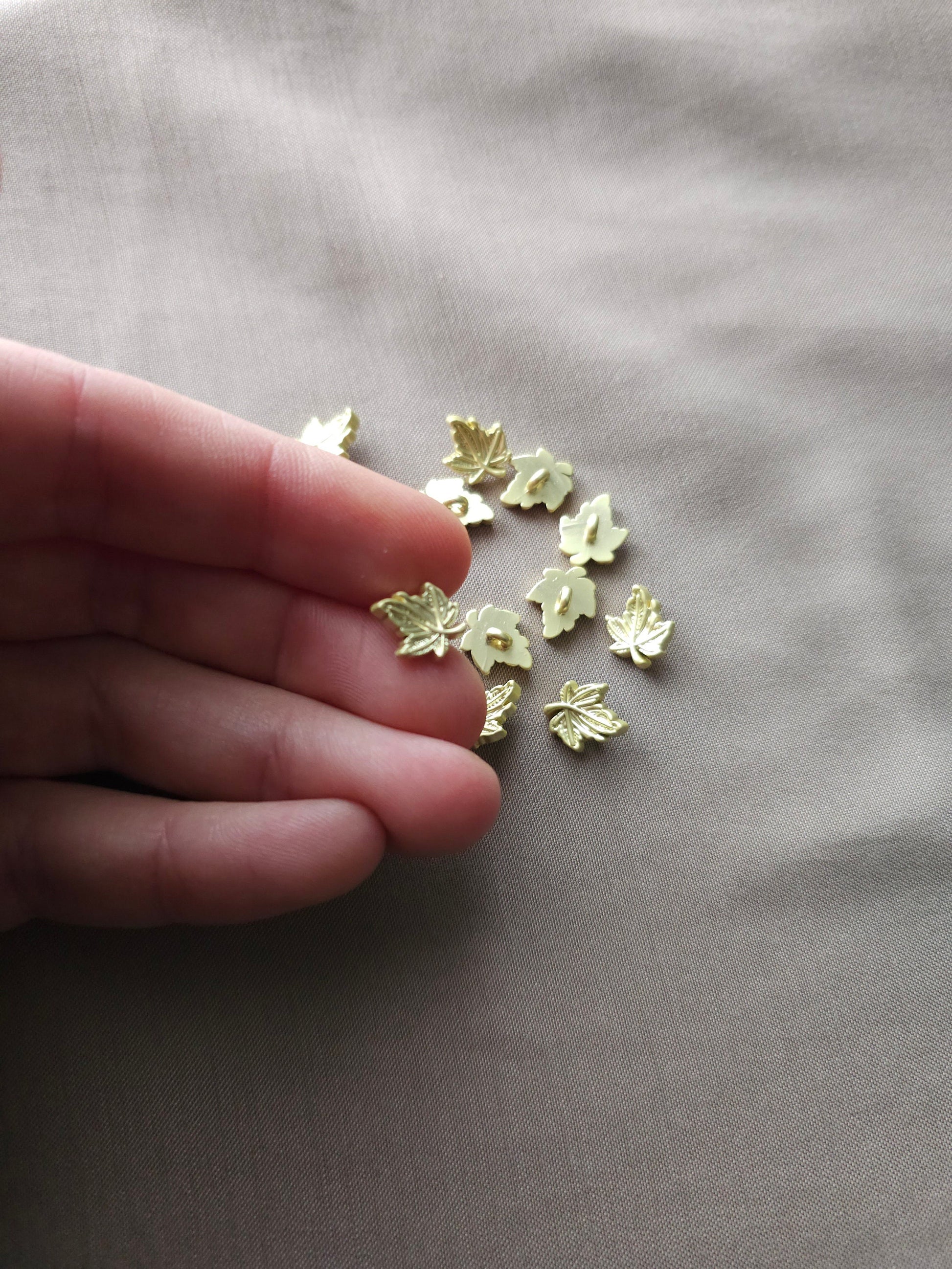 Mini Blätter Knöpfe, 4er Set, goldene Ahorn Knöpfe