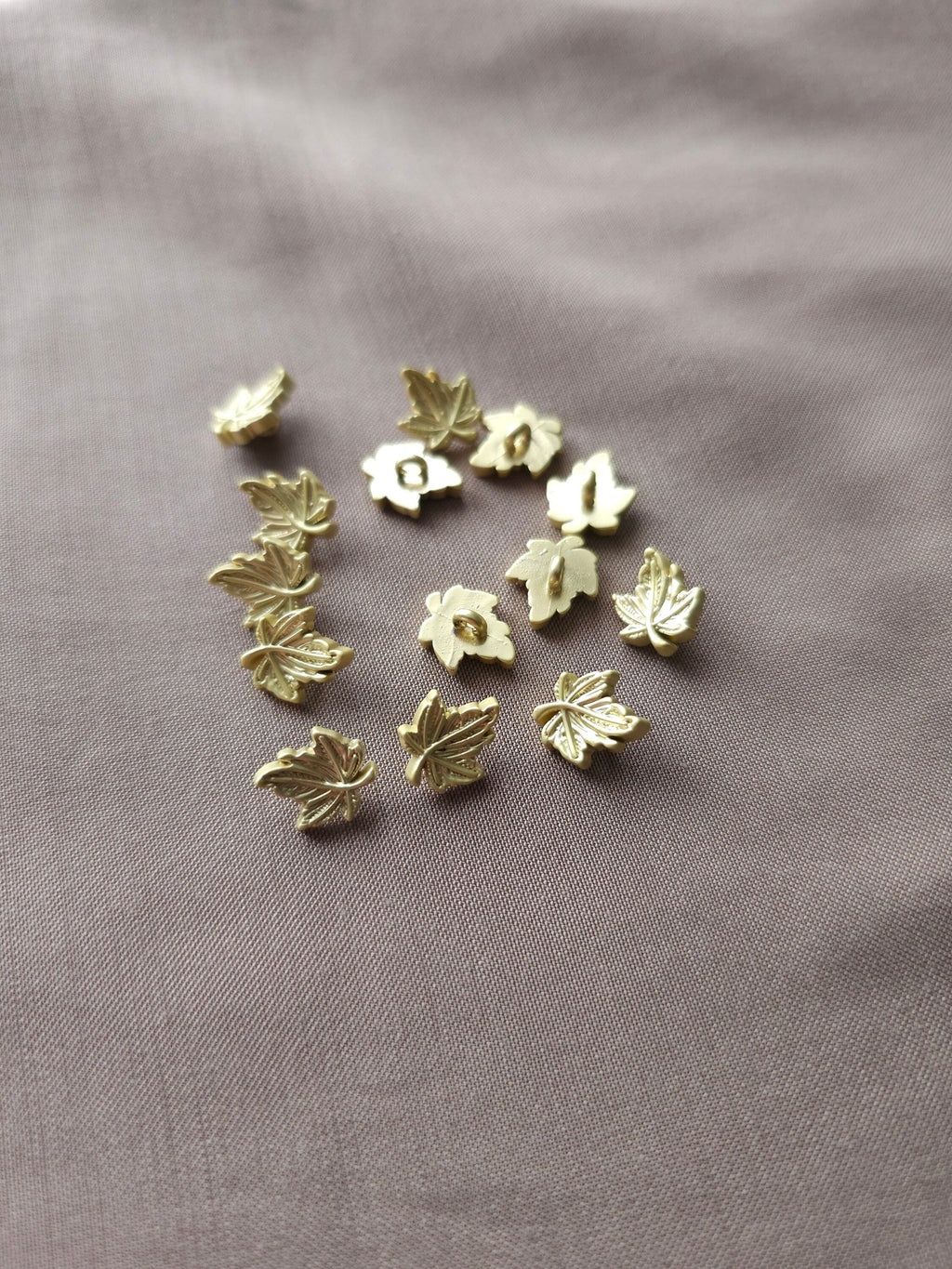 Mini Blätter Knöpfe, 4er Set, goldene Ahorn Knöpfe