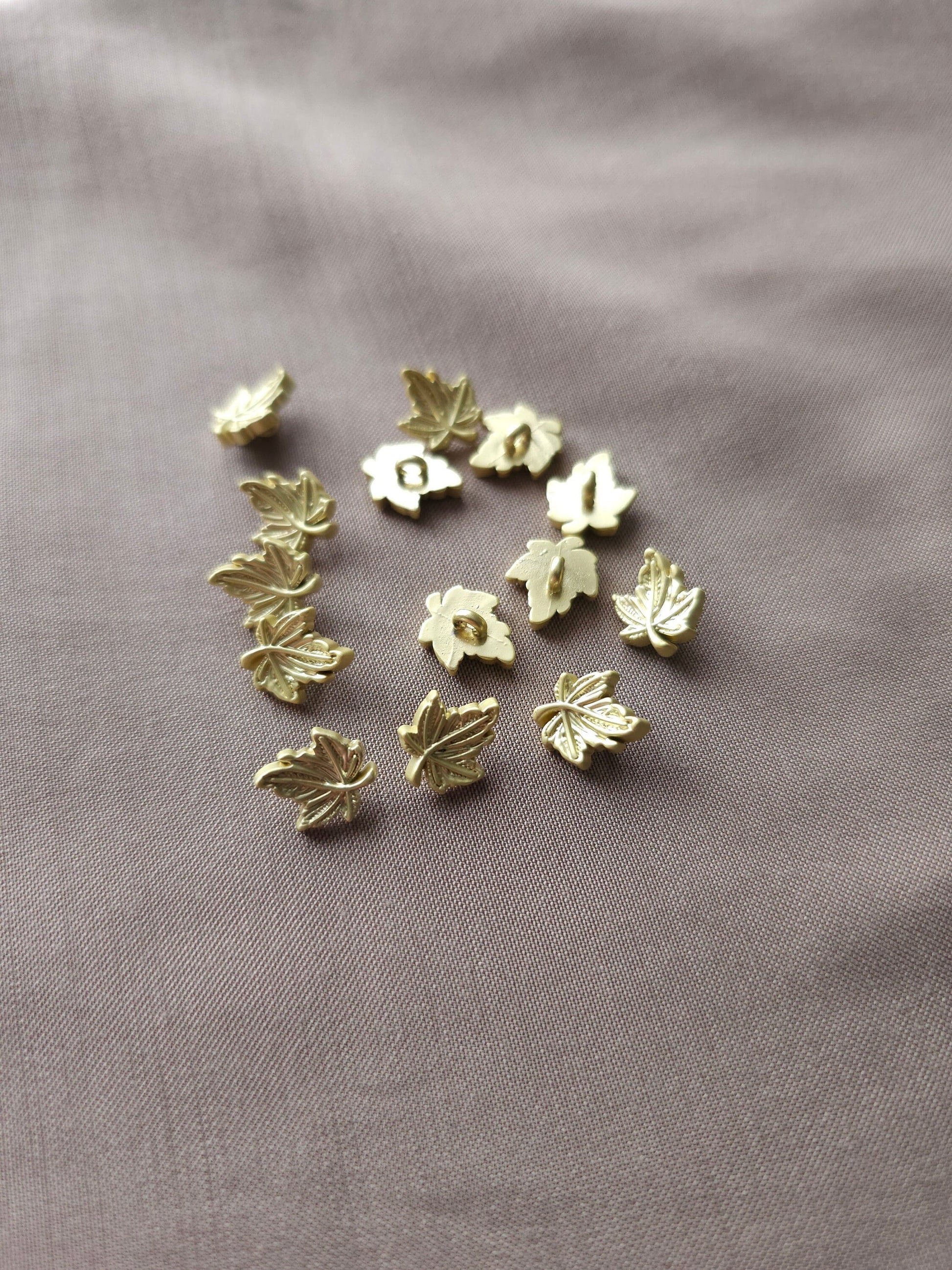 Mini Blätter Knöpfe, 4er Set, goldene Ahorn Knöpfe