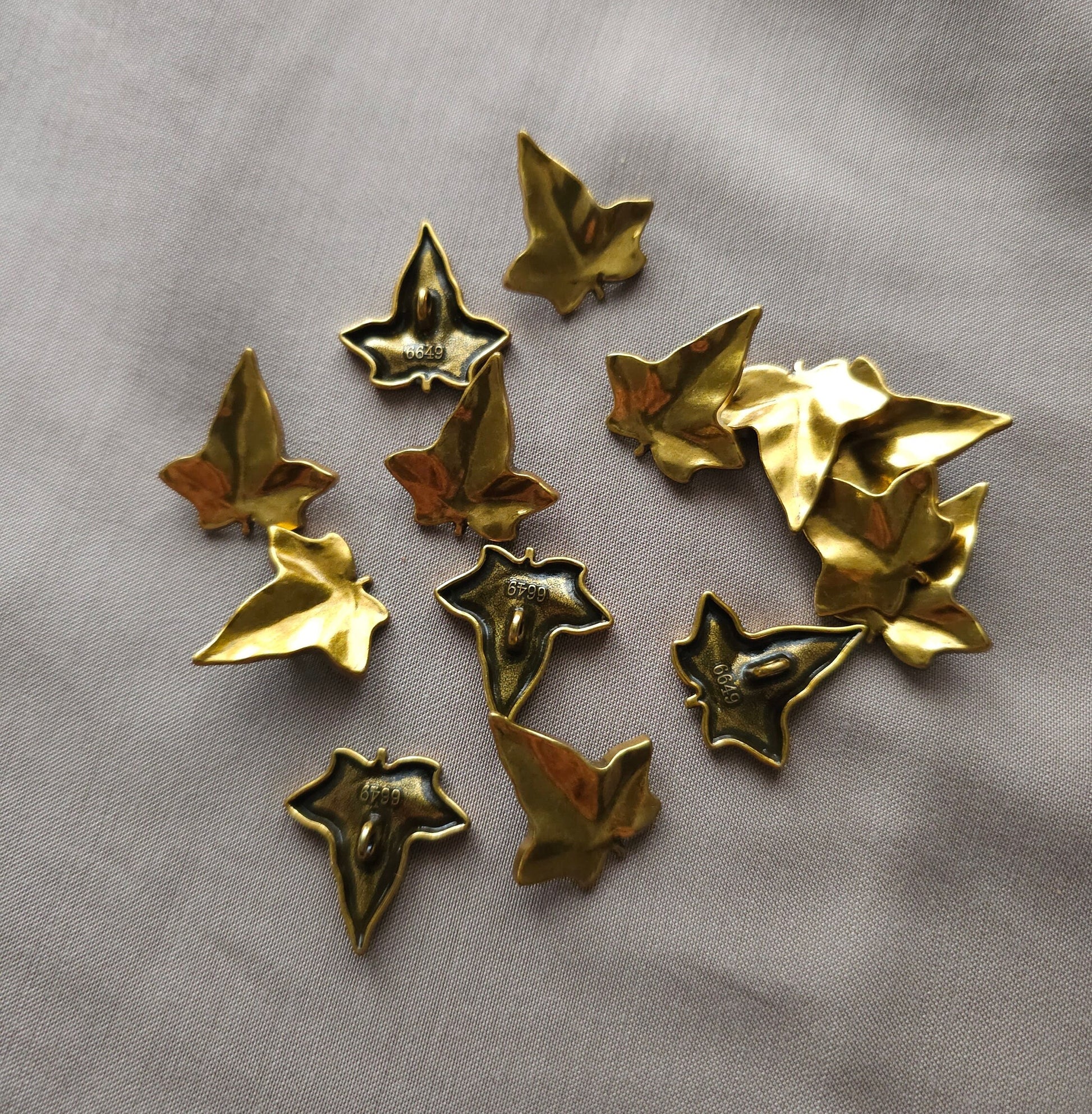 Blatt Knöpfe, 4er Set Messingfarbene Knöpfe, Ahornform