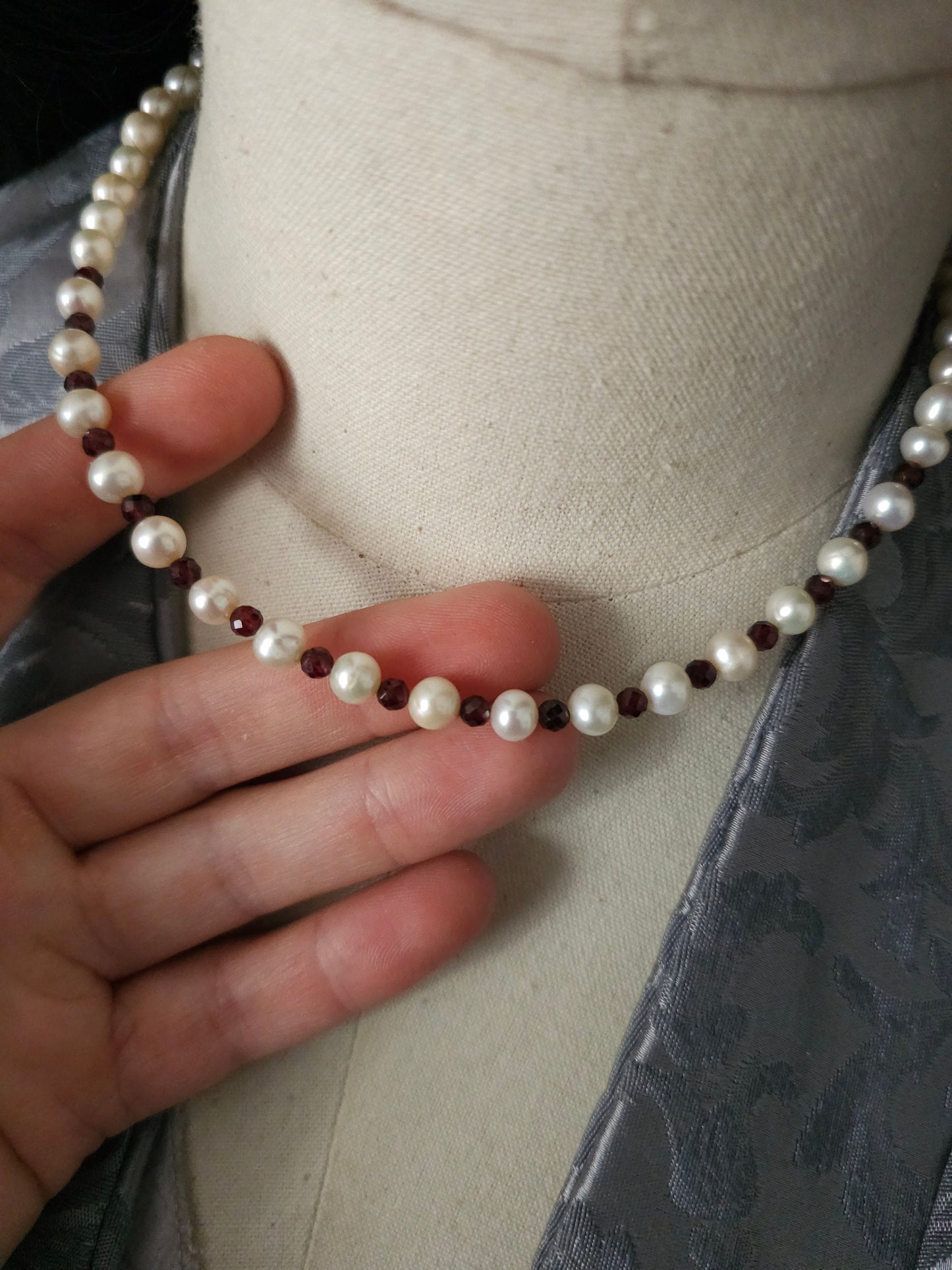 Halskette, Choker, facettierte Granate, Süßwasserperlen, handgefertigtes Collier