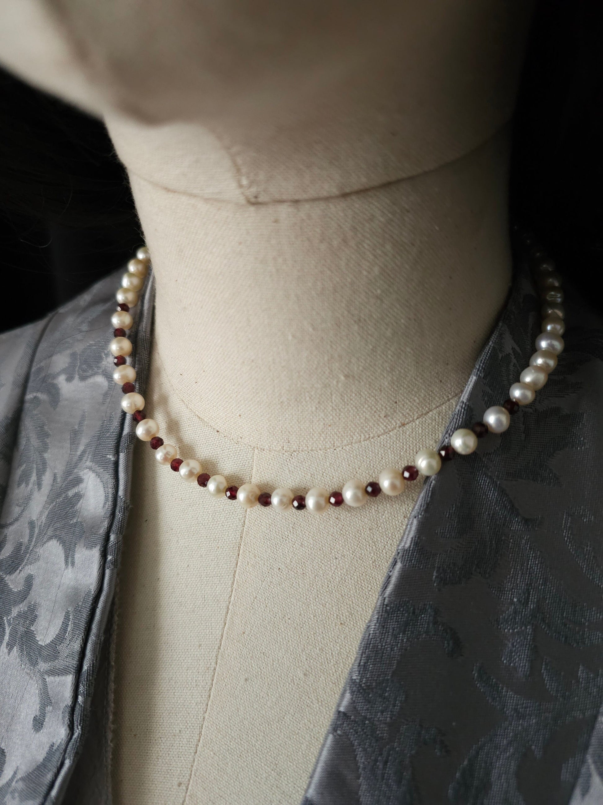 Halskette, Choker, facettierte Granate, Süßwasserperlen, handgefertigtes Collier