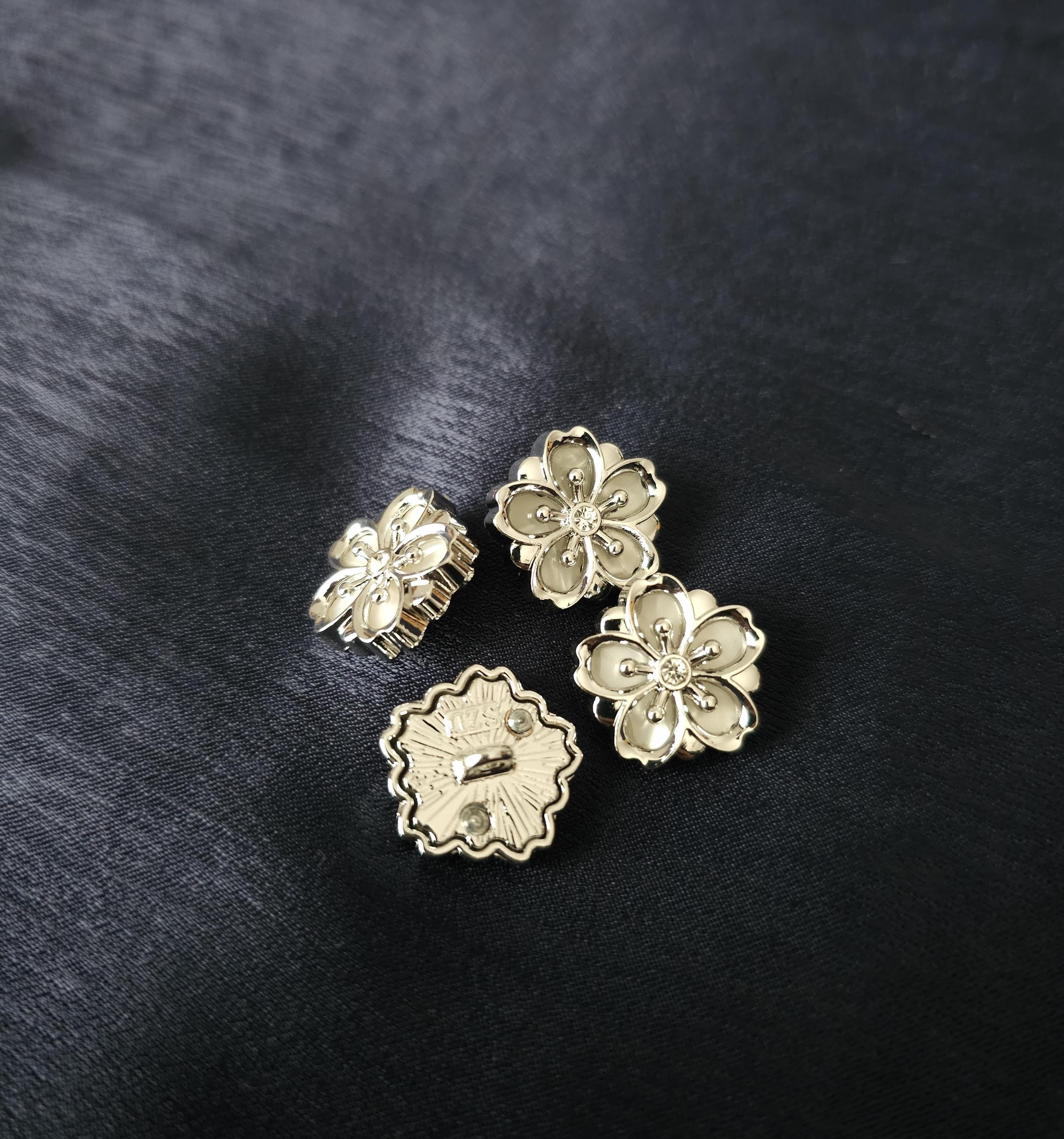 Metall Blumenknöpfe ~ 4er Set ~ eingefasstes Perlmutt ~ elegante Knöpfe ~ Basteln & DIY