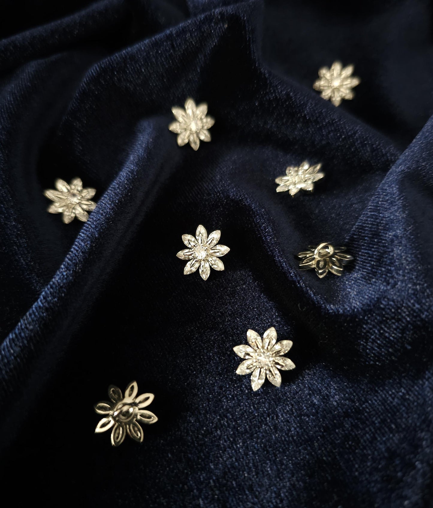 4er Set feine Stern-Knöpfe aus Edelstahl mit Zirkonia - Hochwertig und filigran